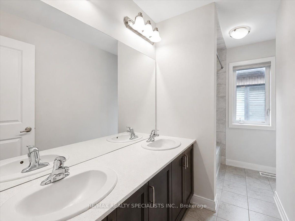 169 Silverwood Crescent Property Photo 25