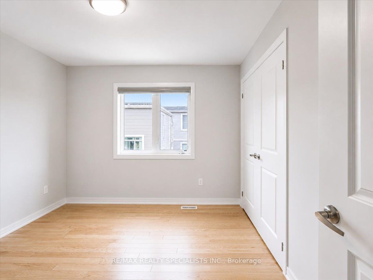 169 Silverwood Crescent Property Photo 31
