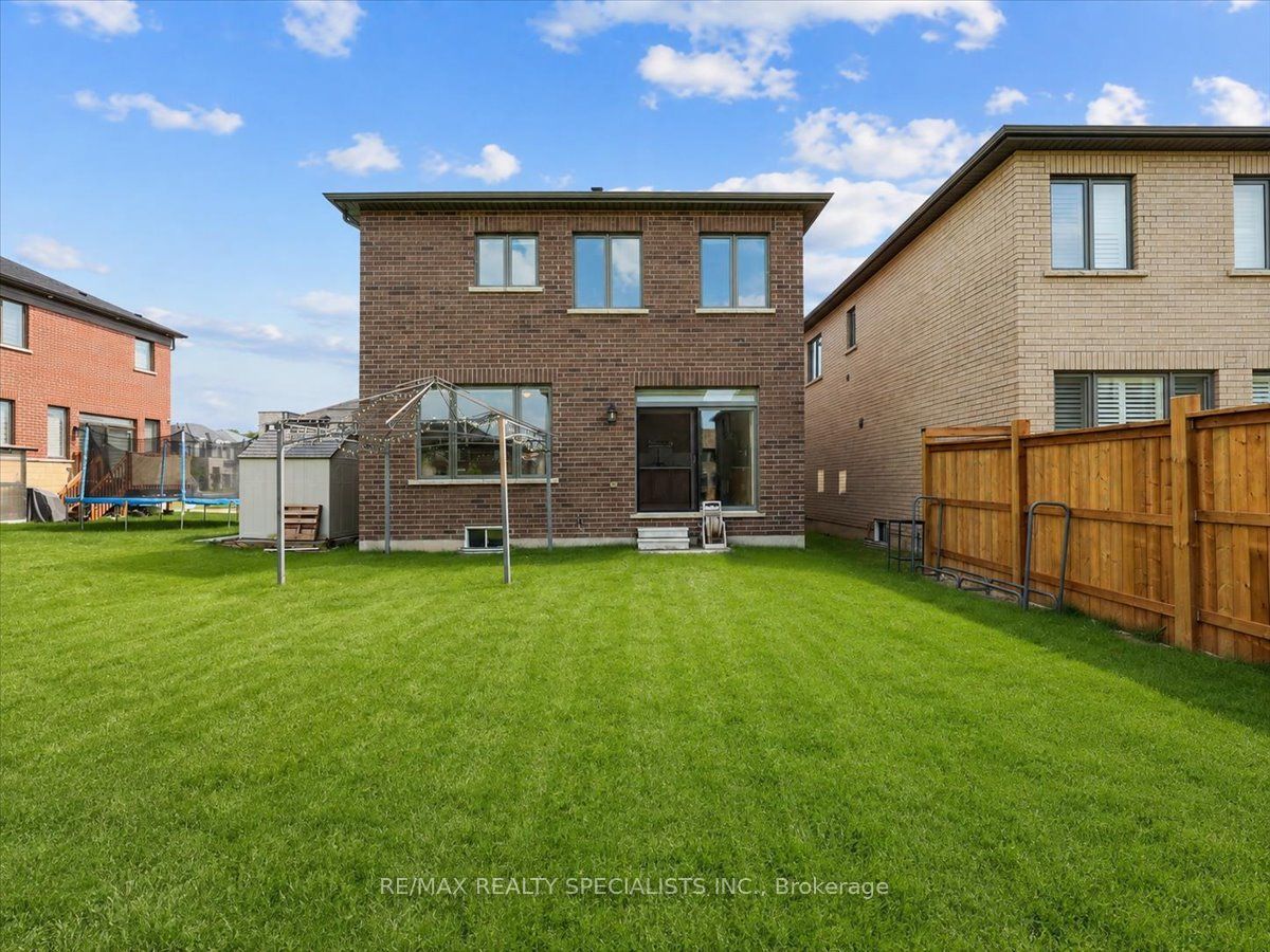 169 Silverwood Crescent Property Photo 46