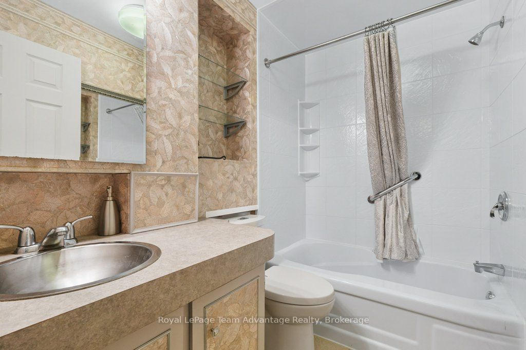 6 Ginnie Street Property Photo 33