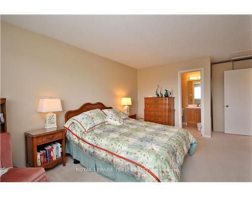 287 Knudson Drive Property Photo 9