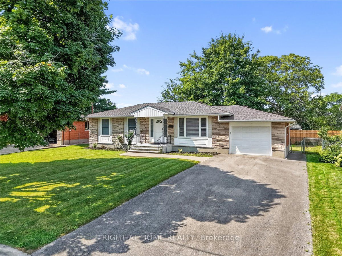 43 Monarch Park Drive Property Photo 2