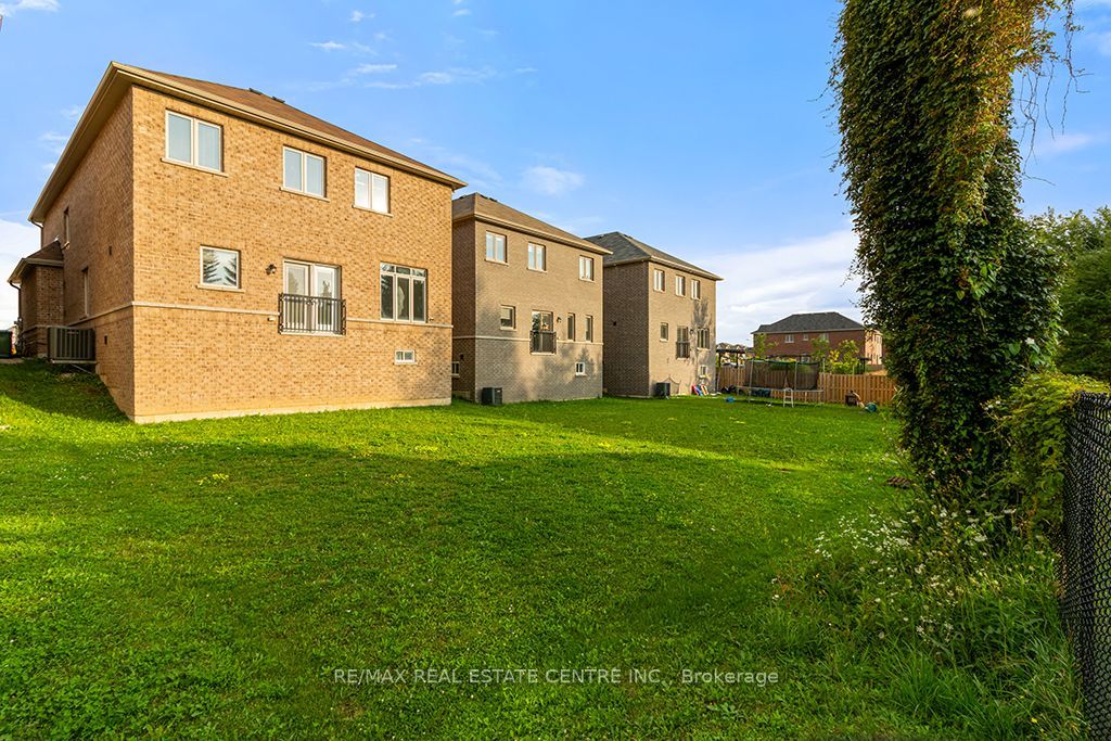 105 Werry Avenue Property Photo 3