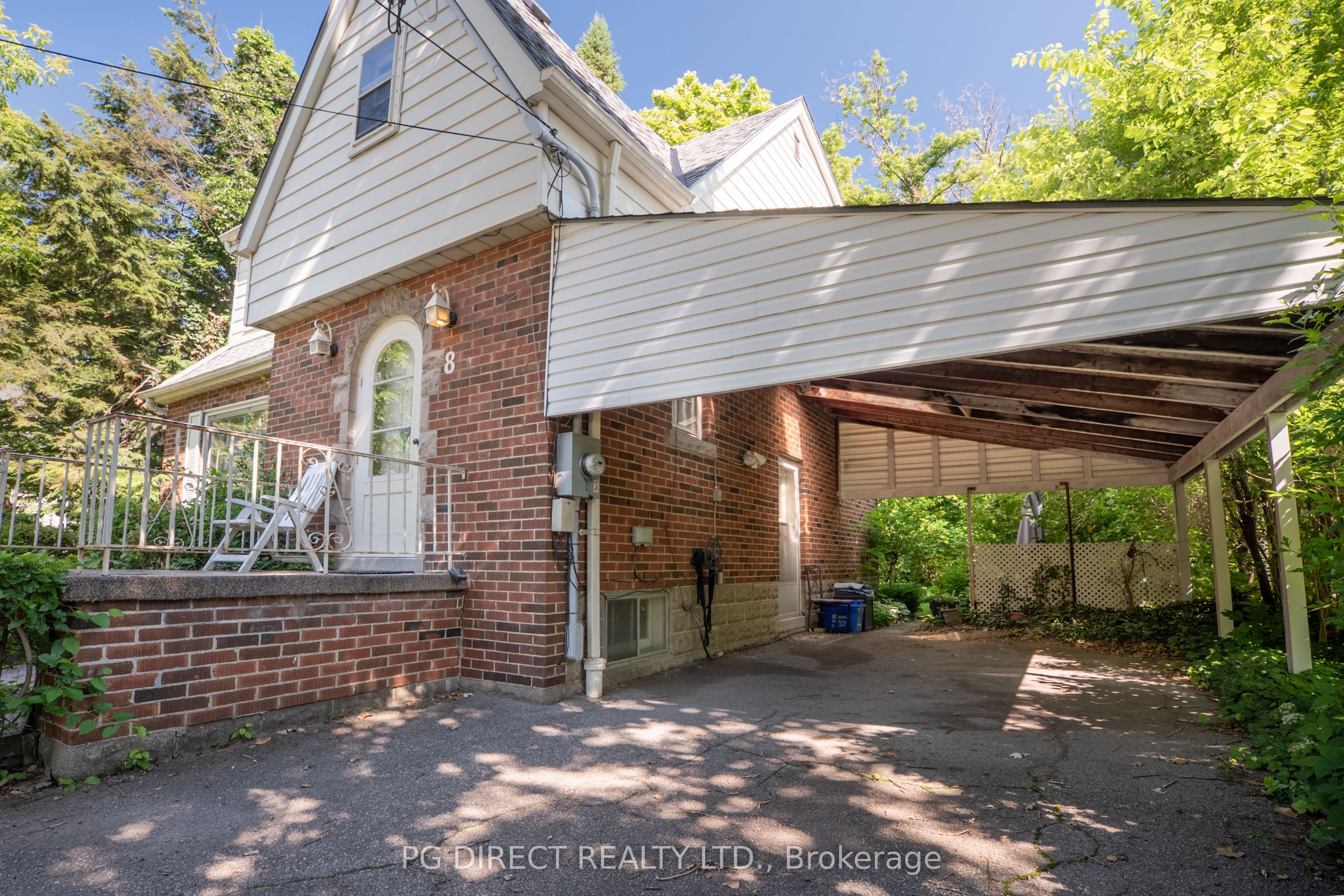 8 Sanders Boulevard Property Photo 2