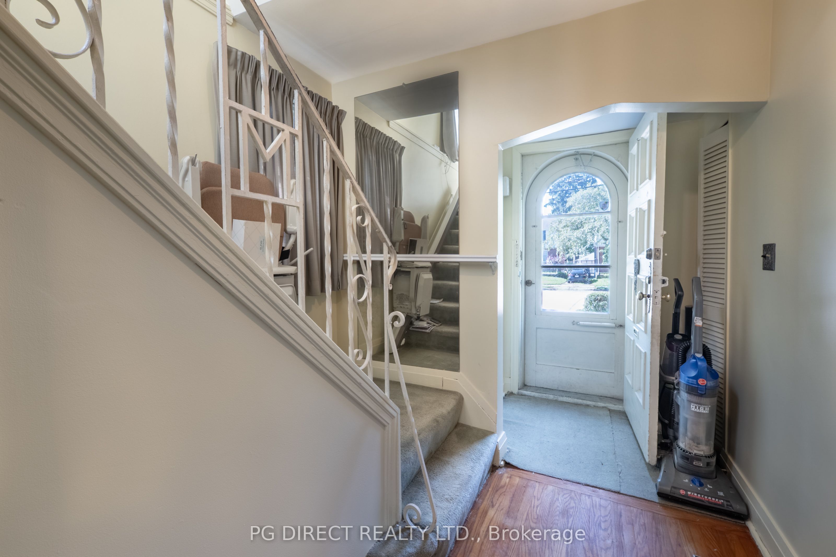 8 Sanders Boulevard Property Photo 7