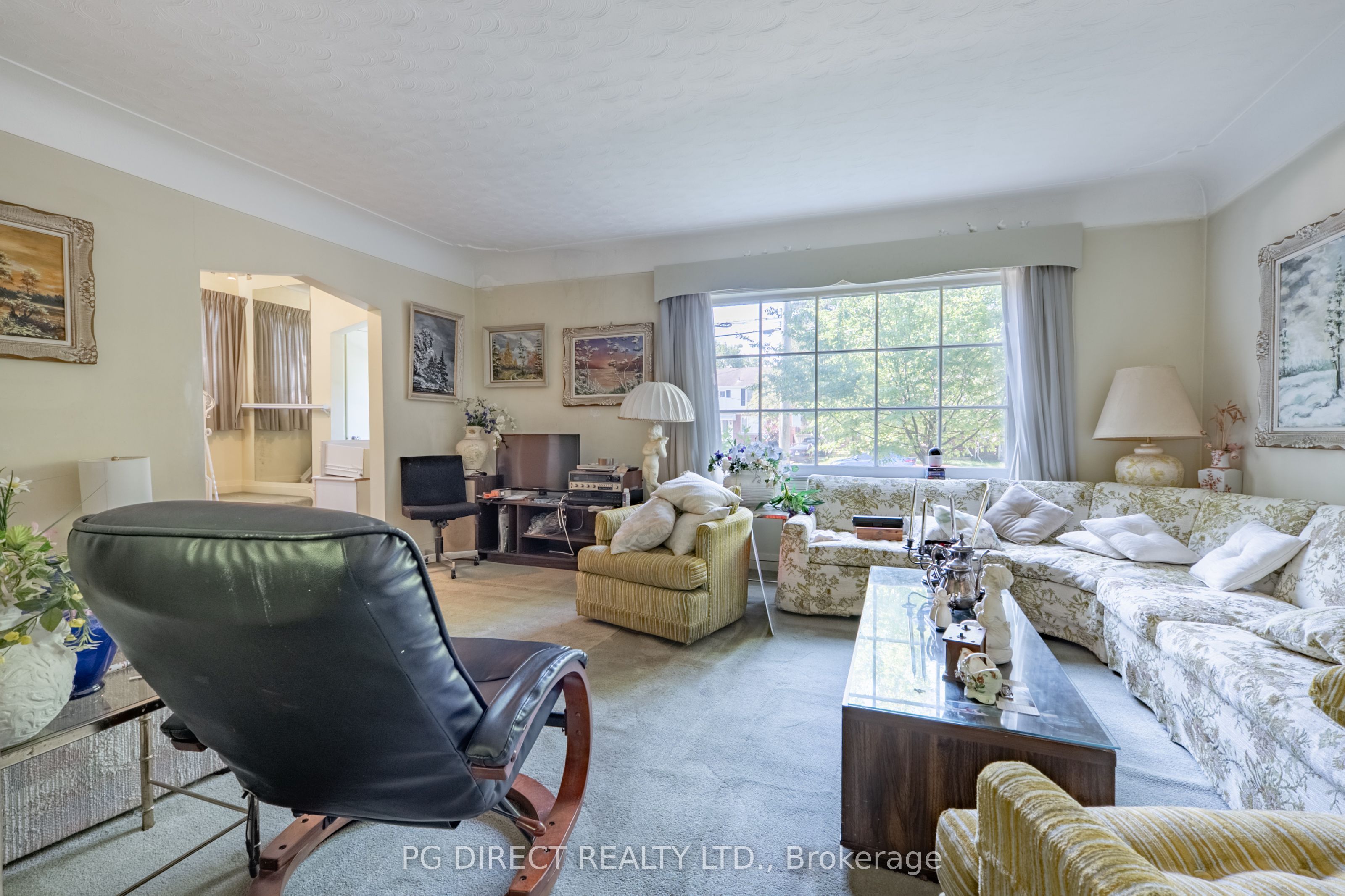 8 Sanders Boulevard Property Photo 8