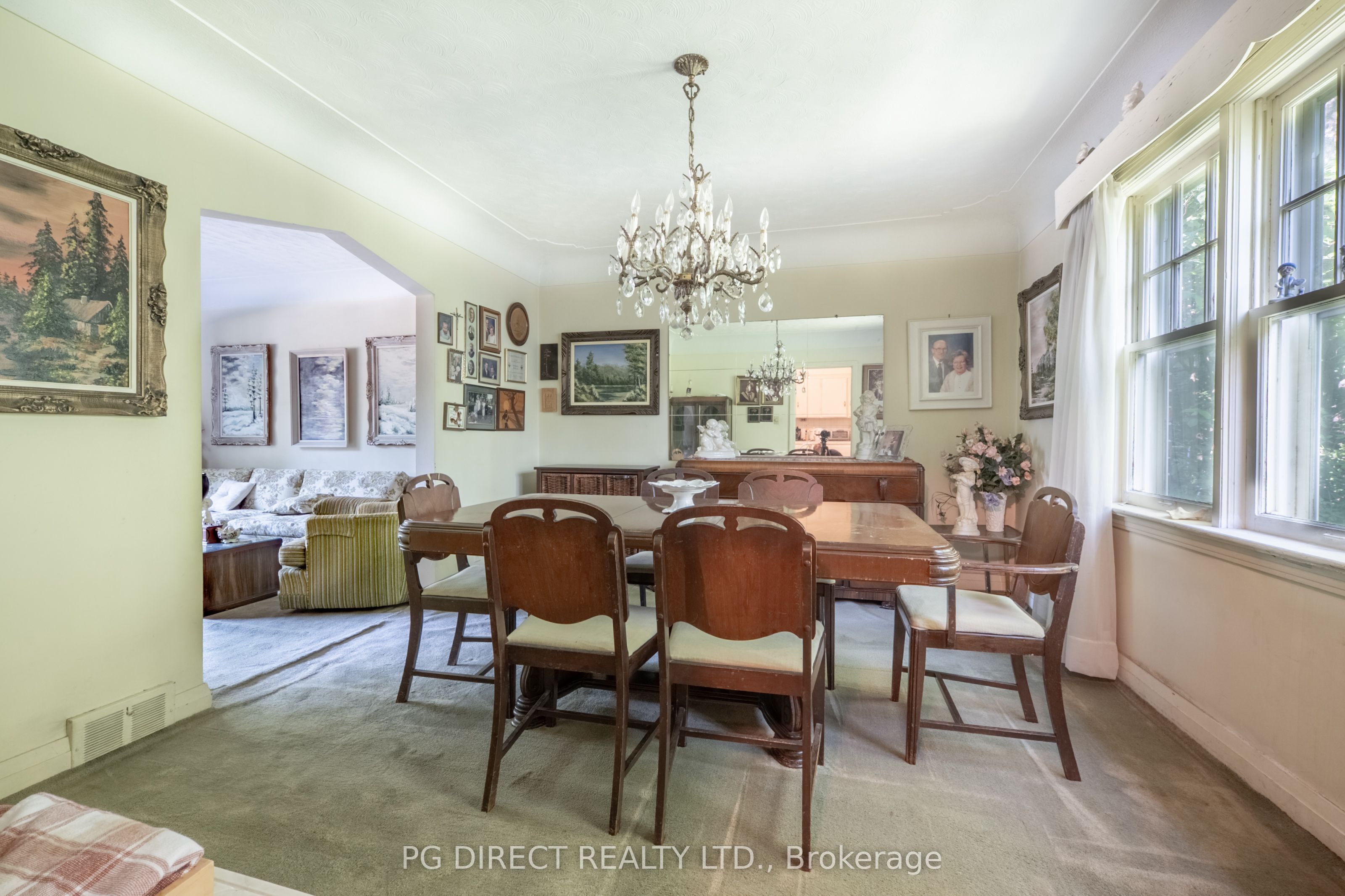 8 Sanders Boulevard Property Photo 11