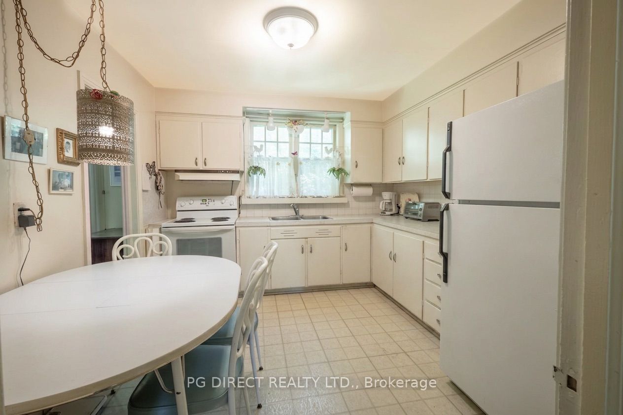 8 Sanders Boulevard Property Photo 12