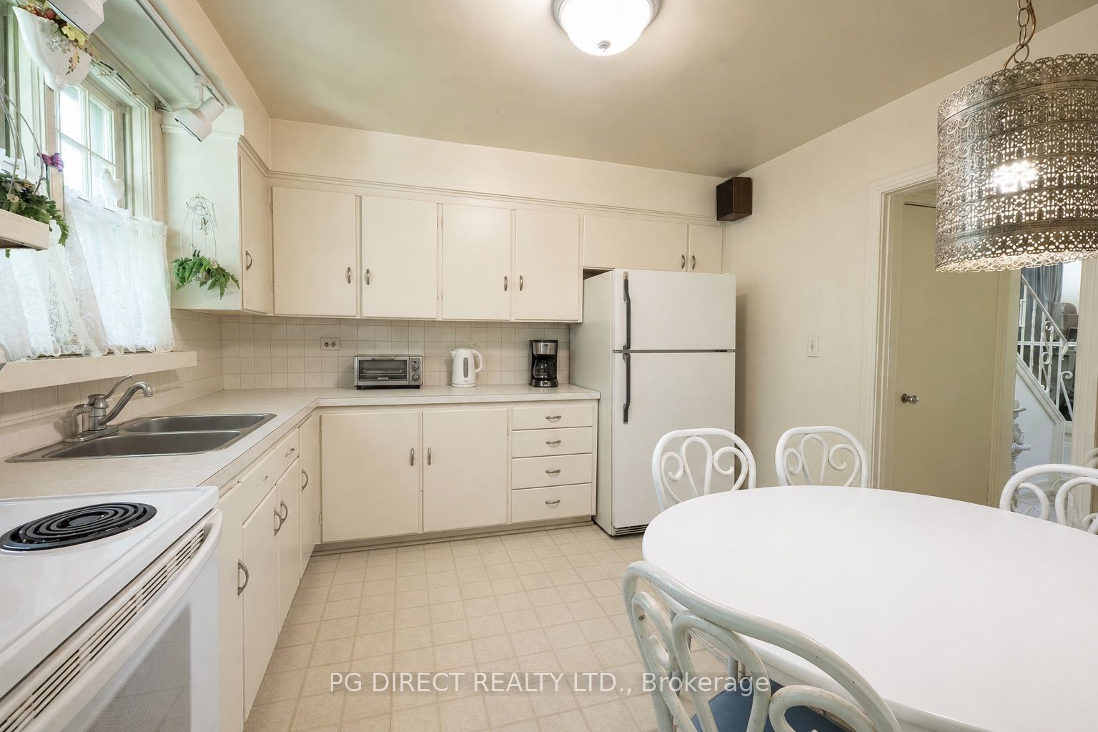8 Sanders Boulevard Property Photo 13