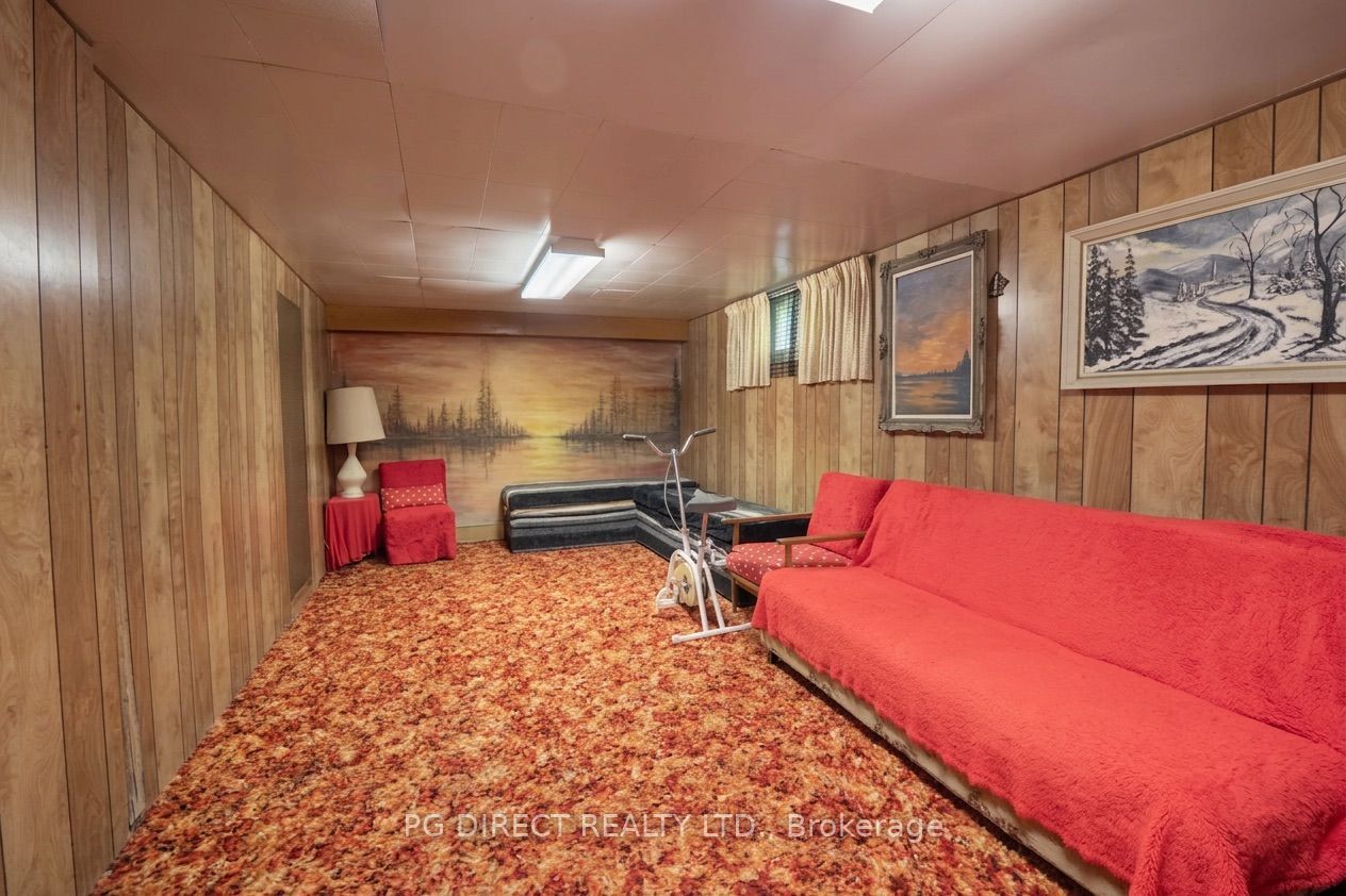 8 Sanders Boulevard Property Photo 19