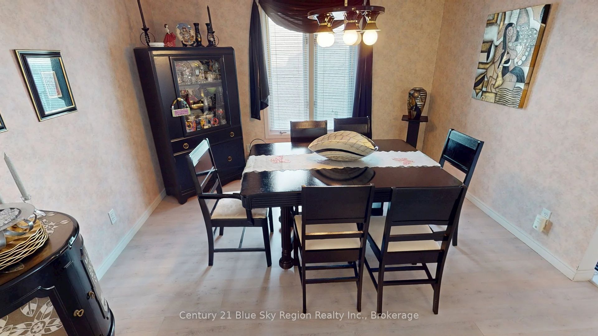 634 Tackaberry Drive Property Photo 7