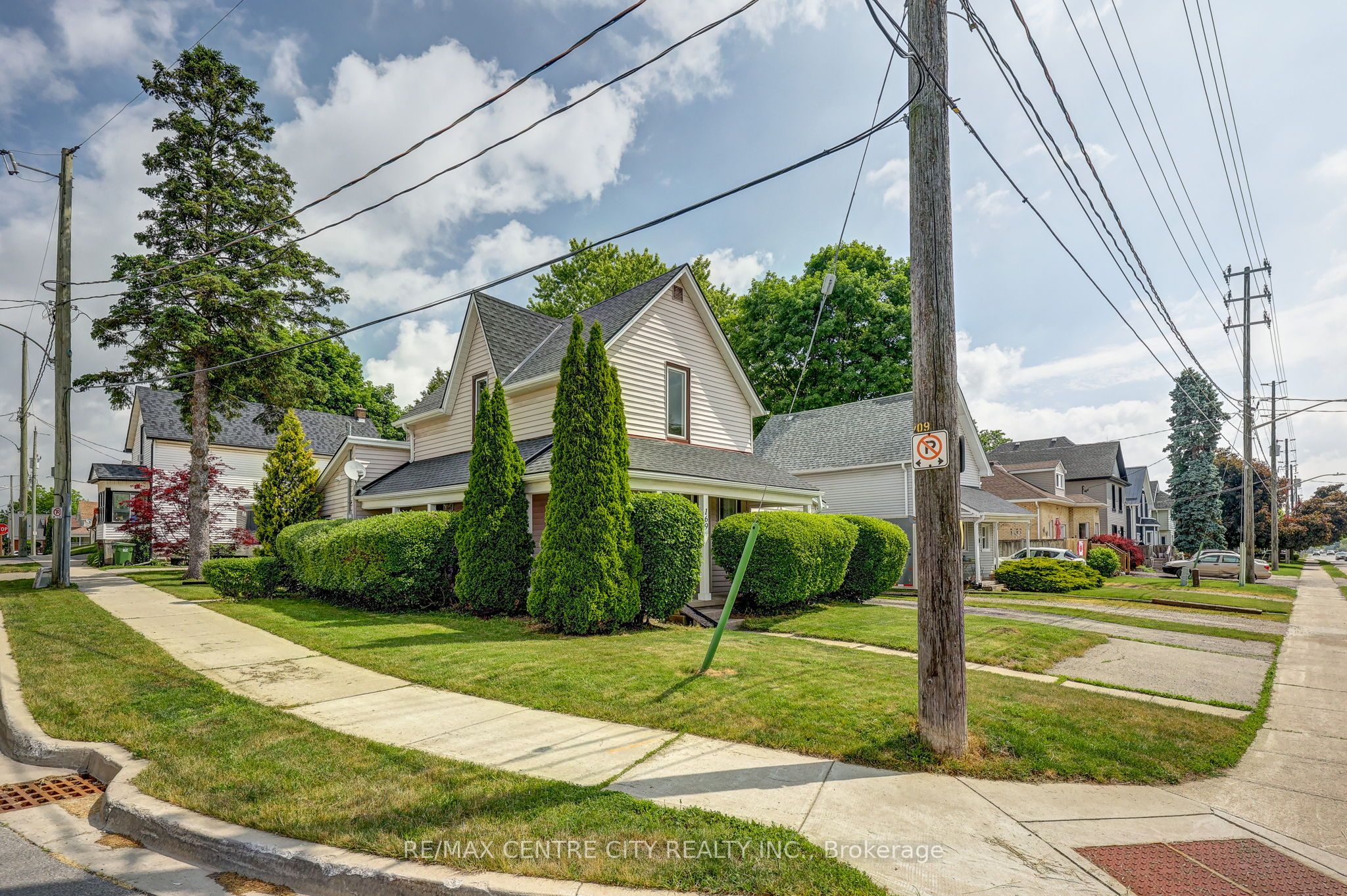 169 Wellington Street Property Photo 4
