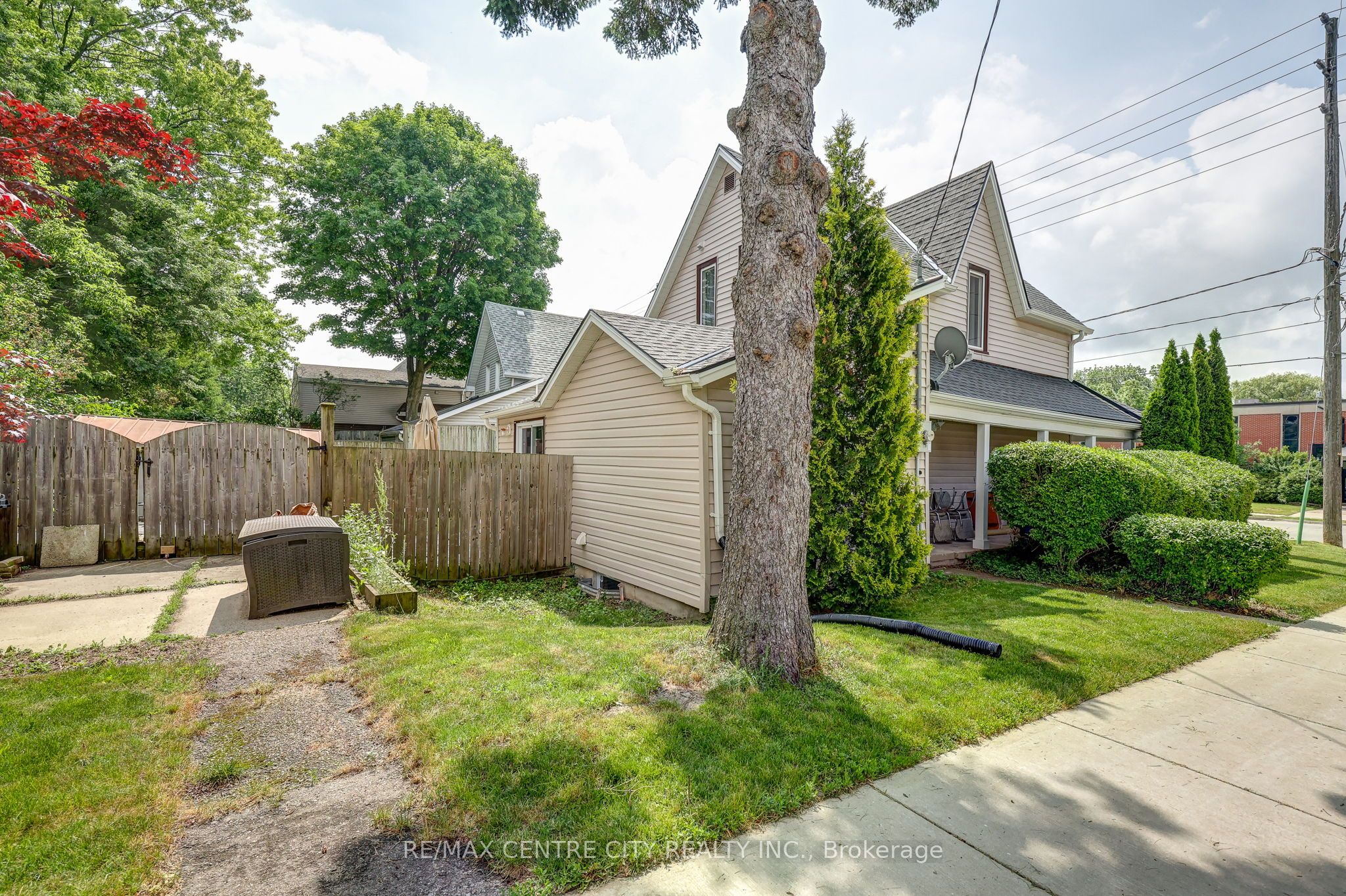 169 Wellington Street Property Photo 5