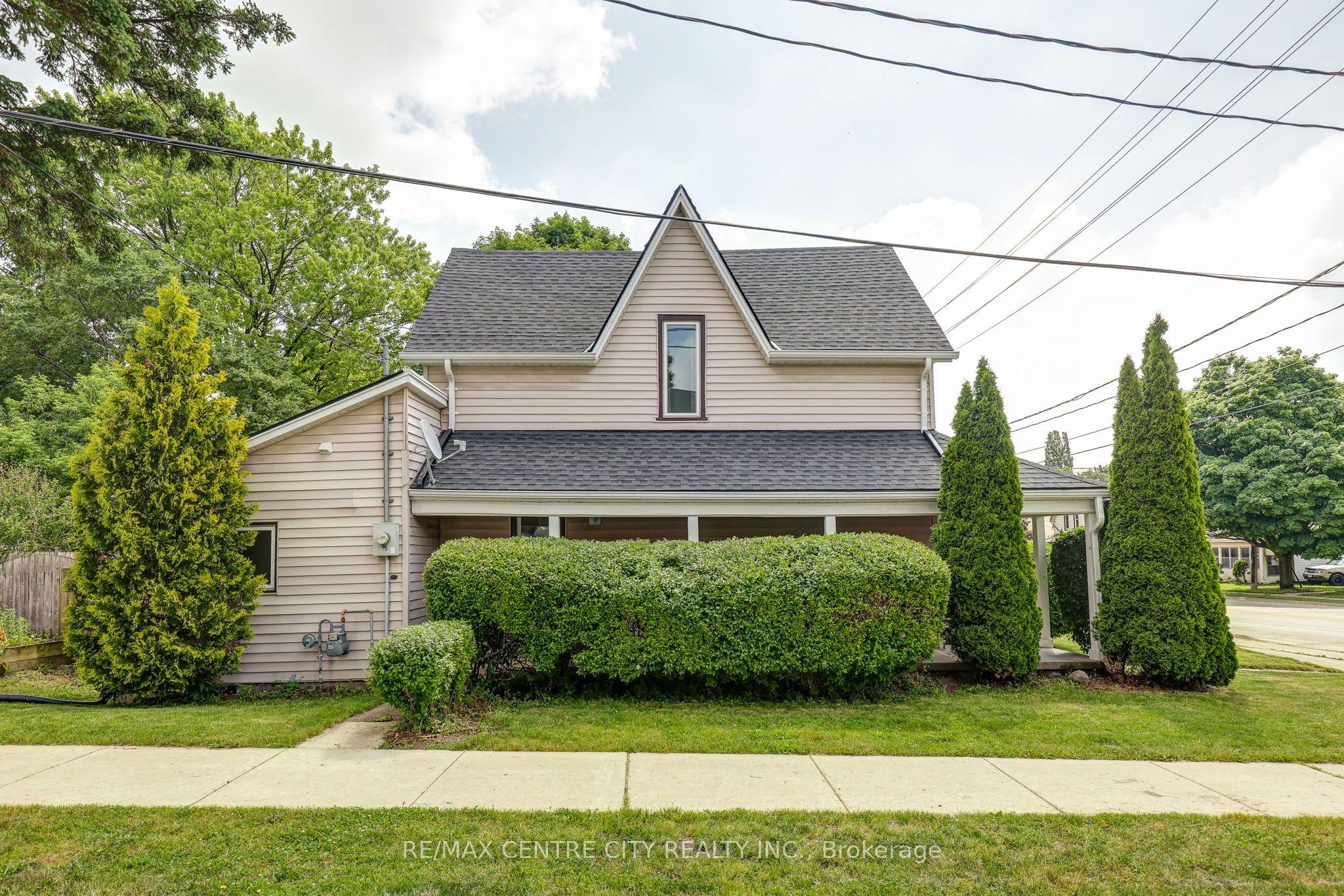 169 Wellington Street Property Photo 6