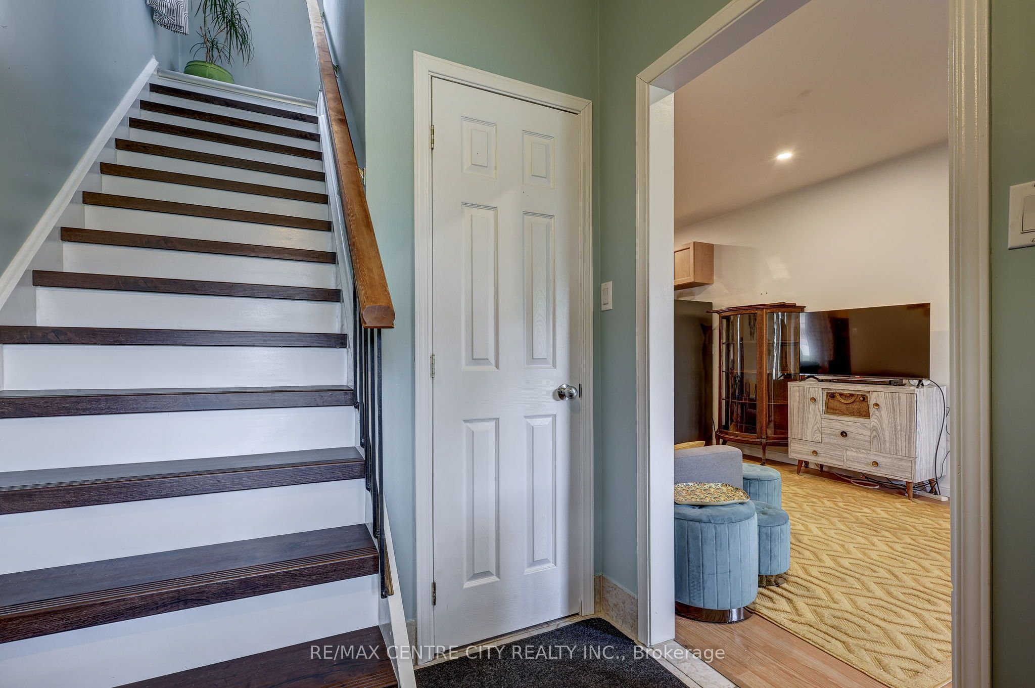 169 Wellington Street Property Photo 12