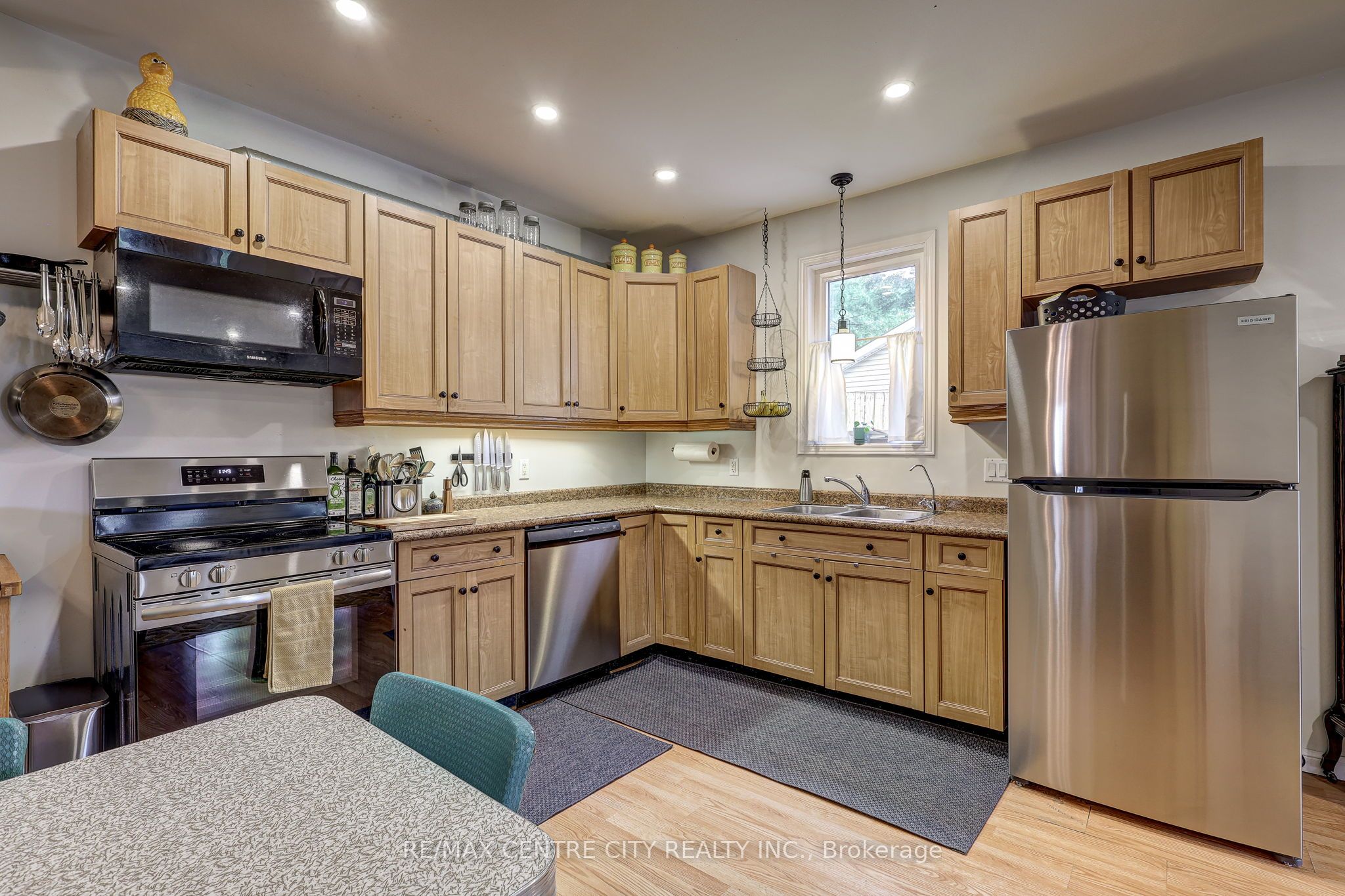 169 Wellington Street Property Photo 22