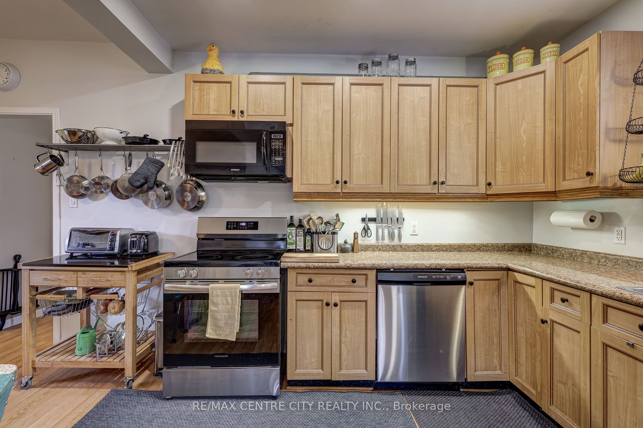 169 Wellington Street Property Photo 24