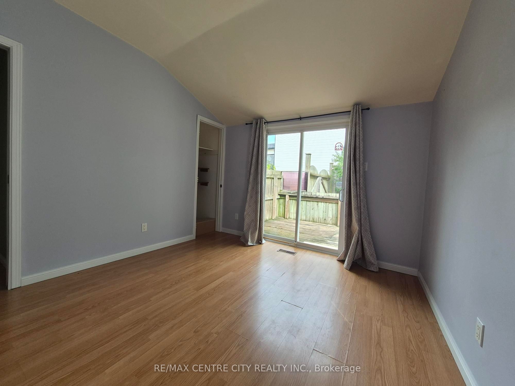 169 Wellington Street Property Photo 28