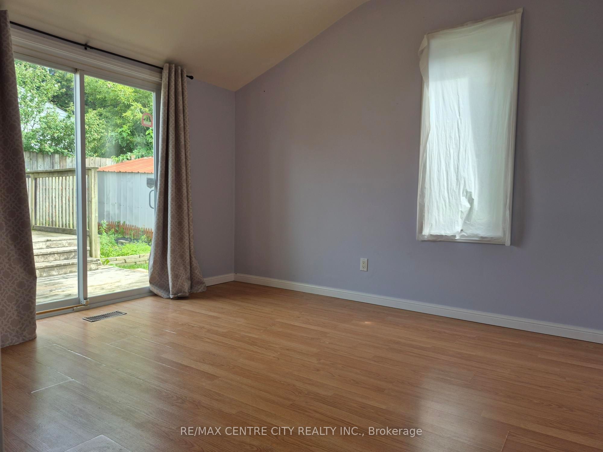 169 Wellington Street Property Photo 29
