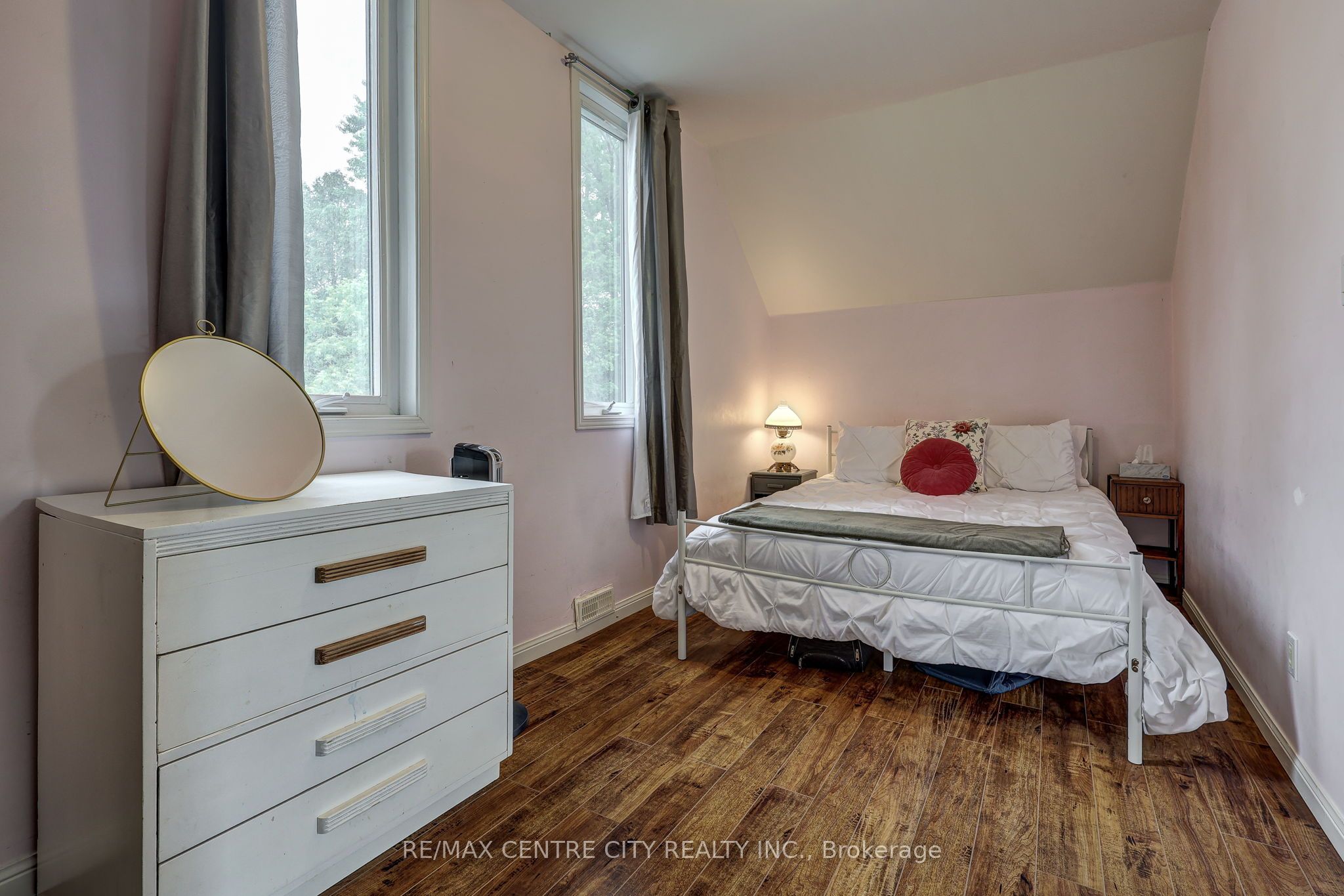 169 Wellington Street Property Photo 36