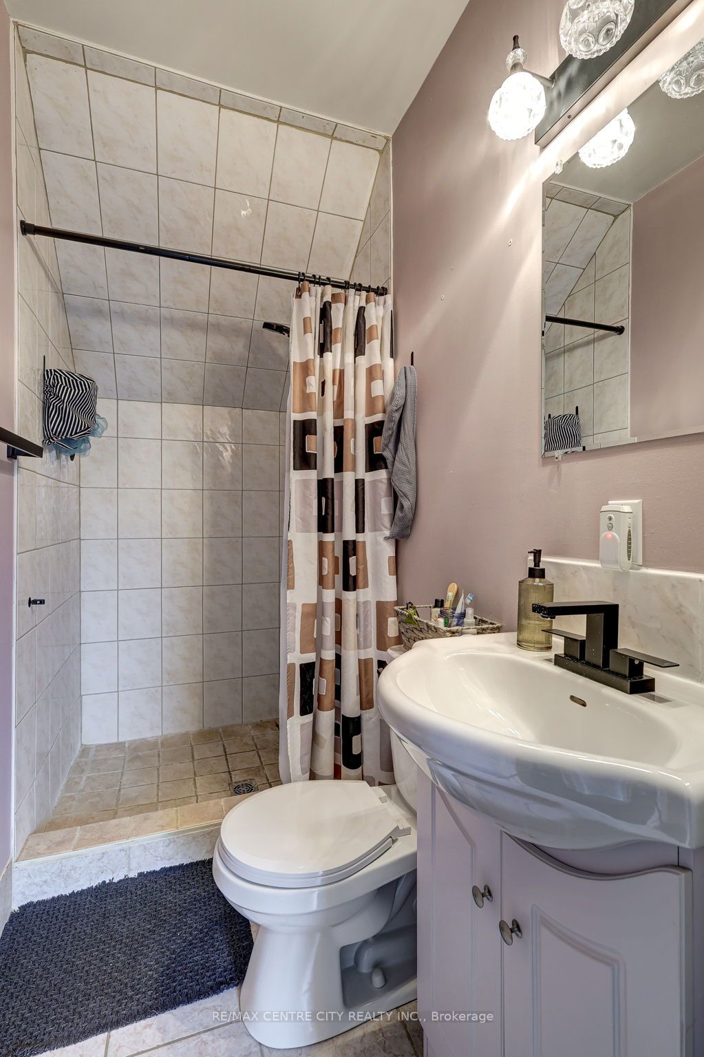 169 Wellington Street Property Photo 40