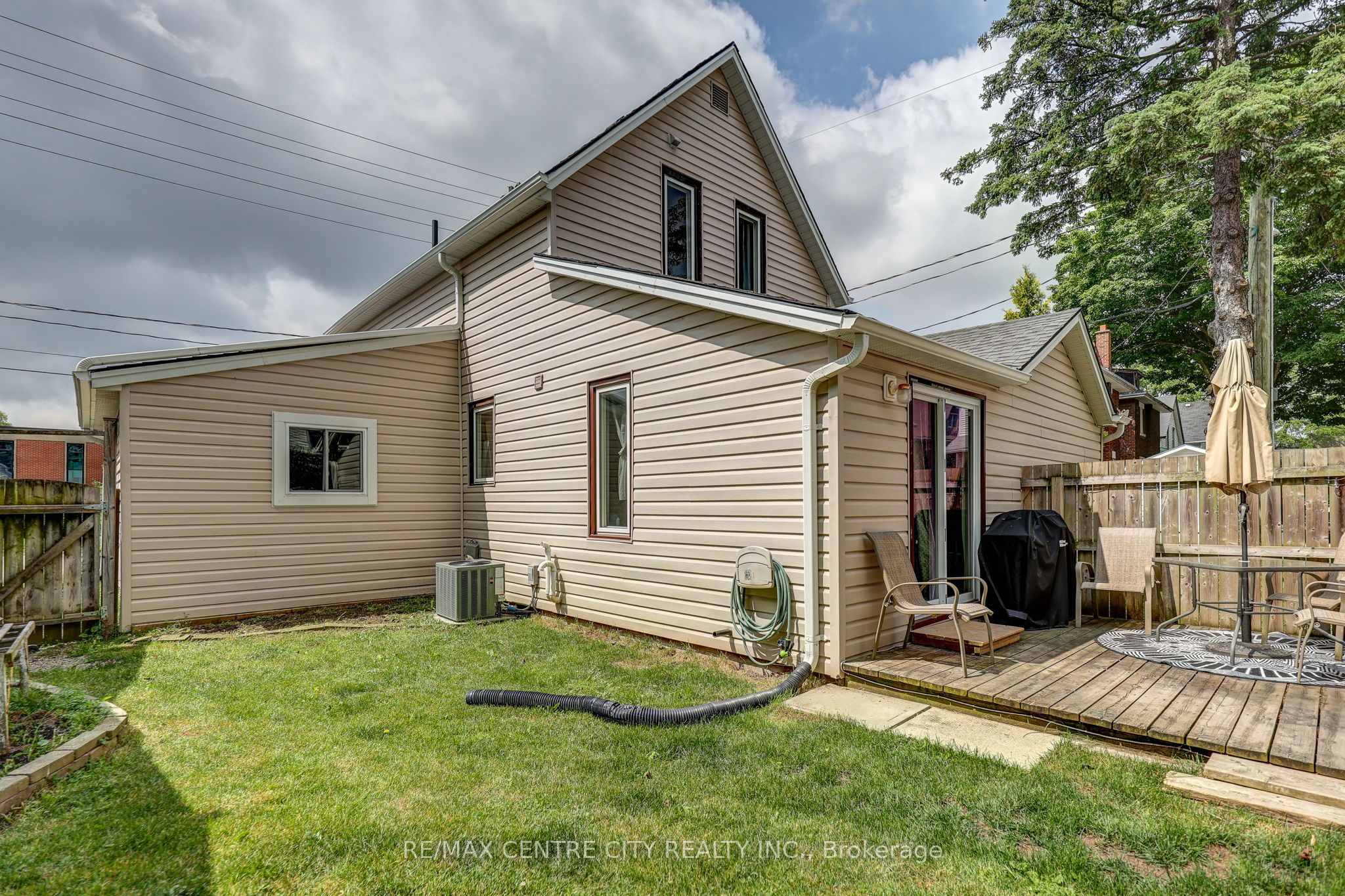 169 Wellington Street Property Photo 42