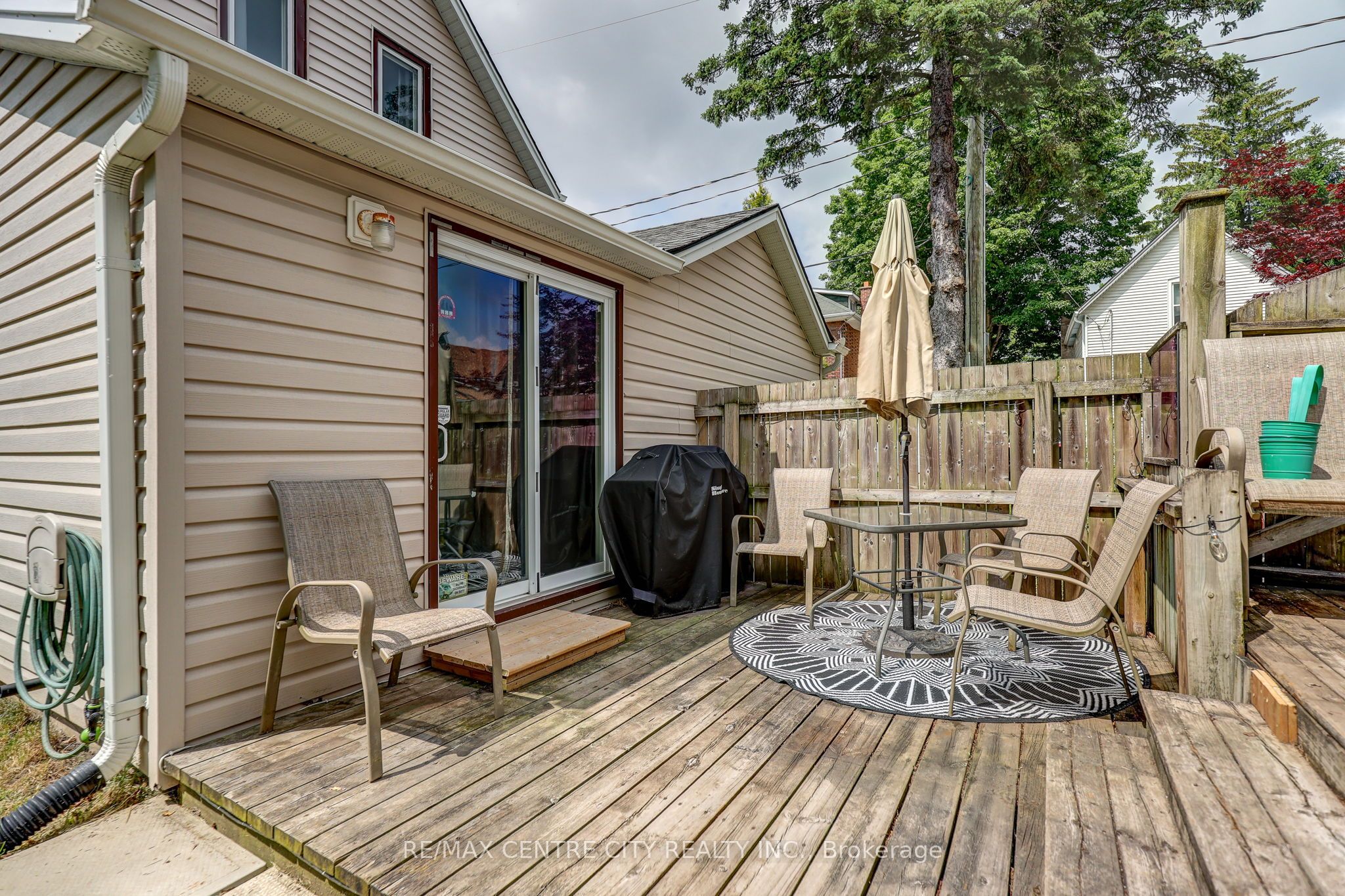 169 Wellington Street Property Photo 43