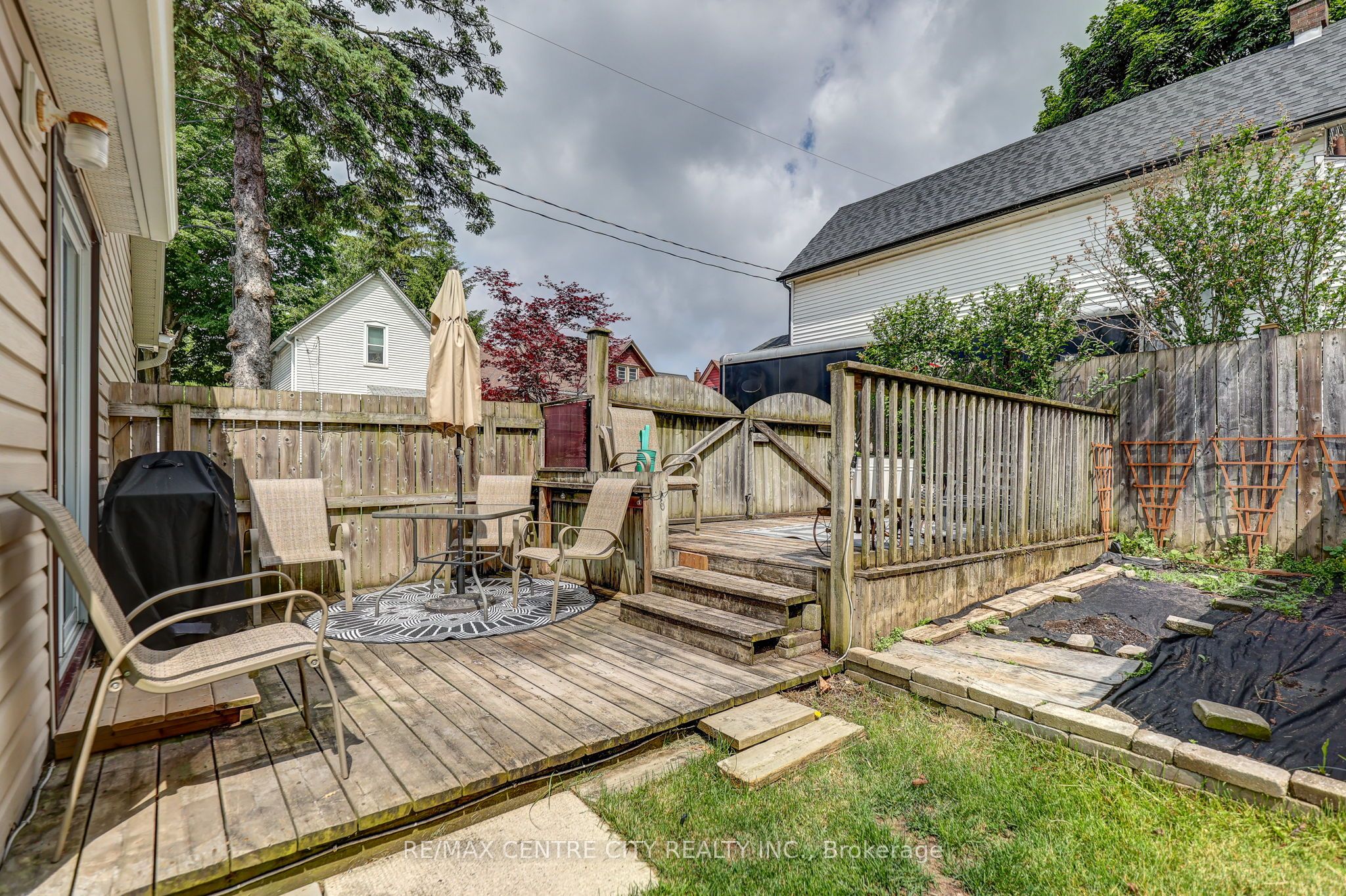 169 Wellington Street Property Photo 44