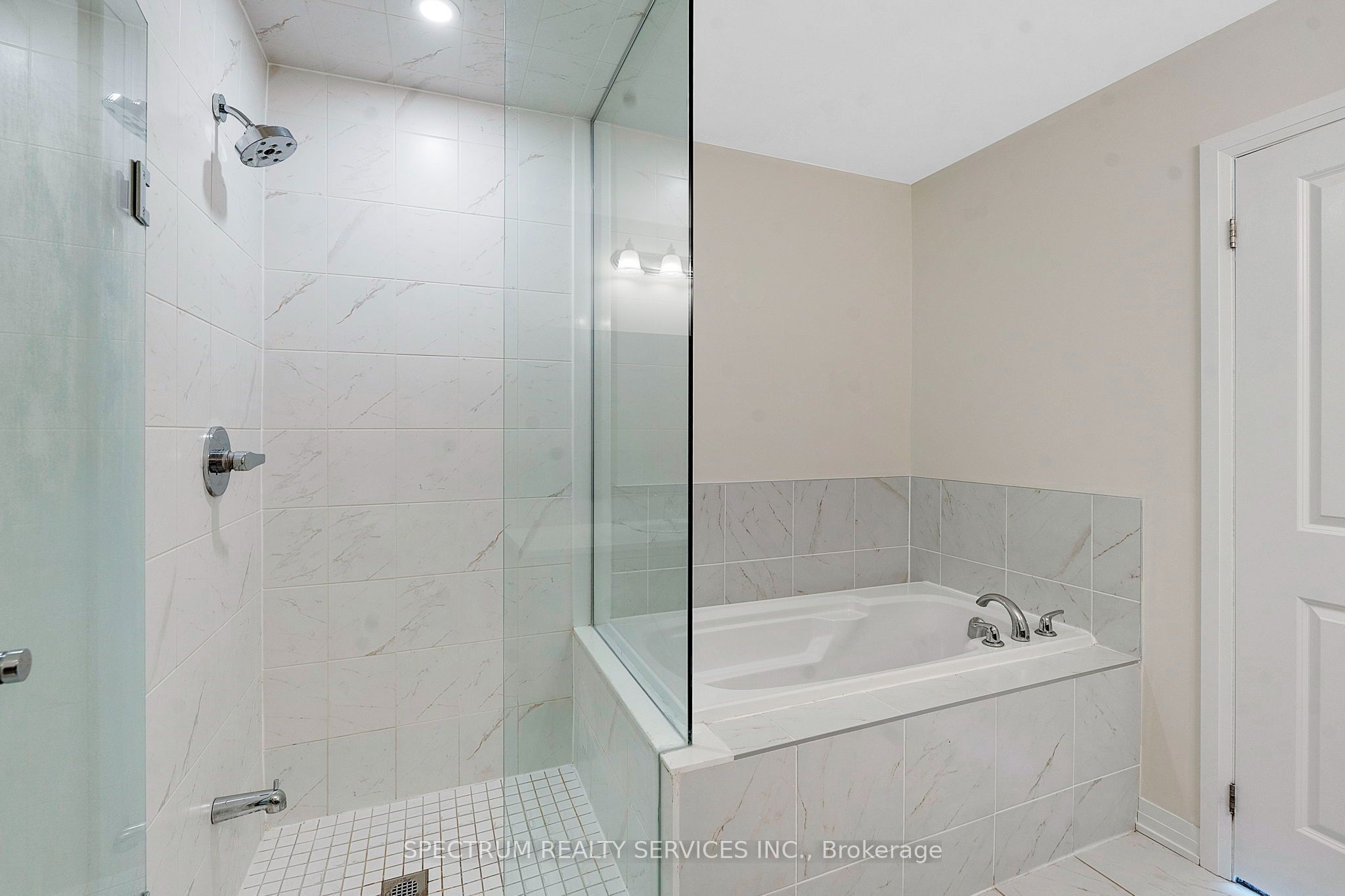 585 Colborne Street E 108 Property Photo 34