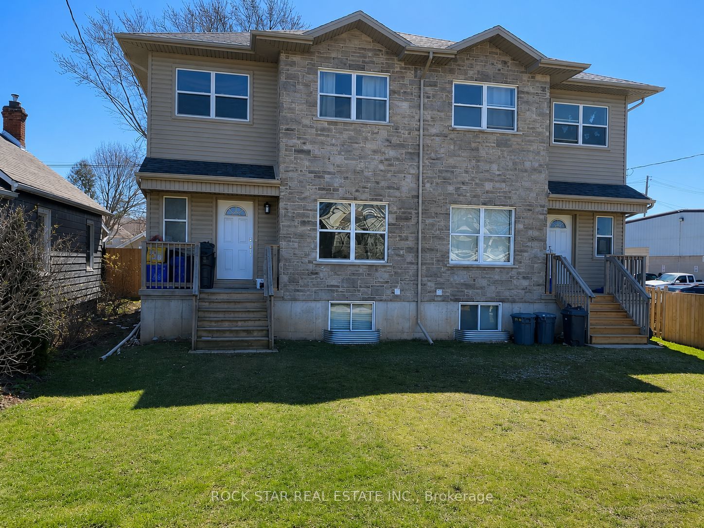 20B CHESTNUT Street E Property Photo 1