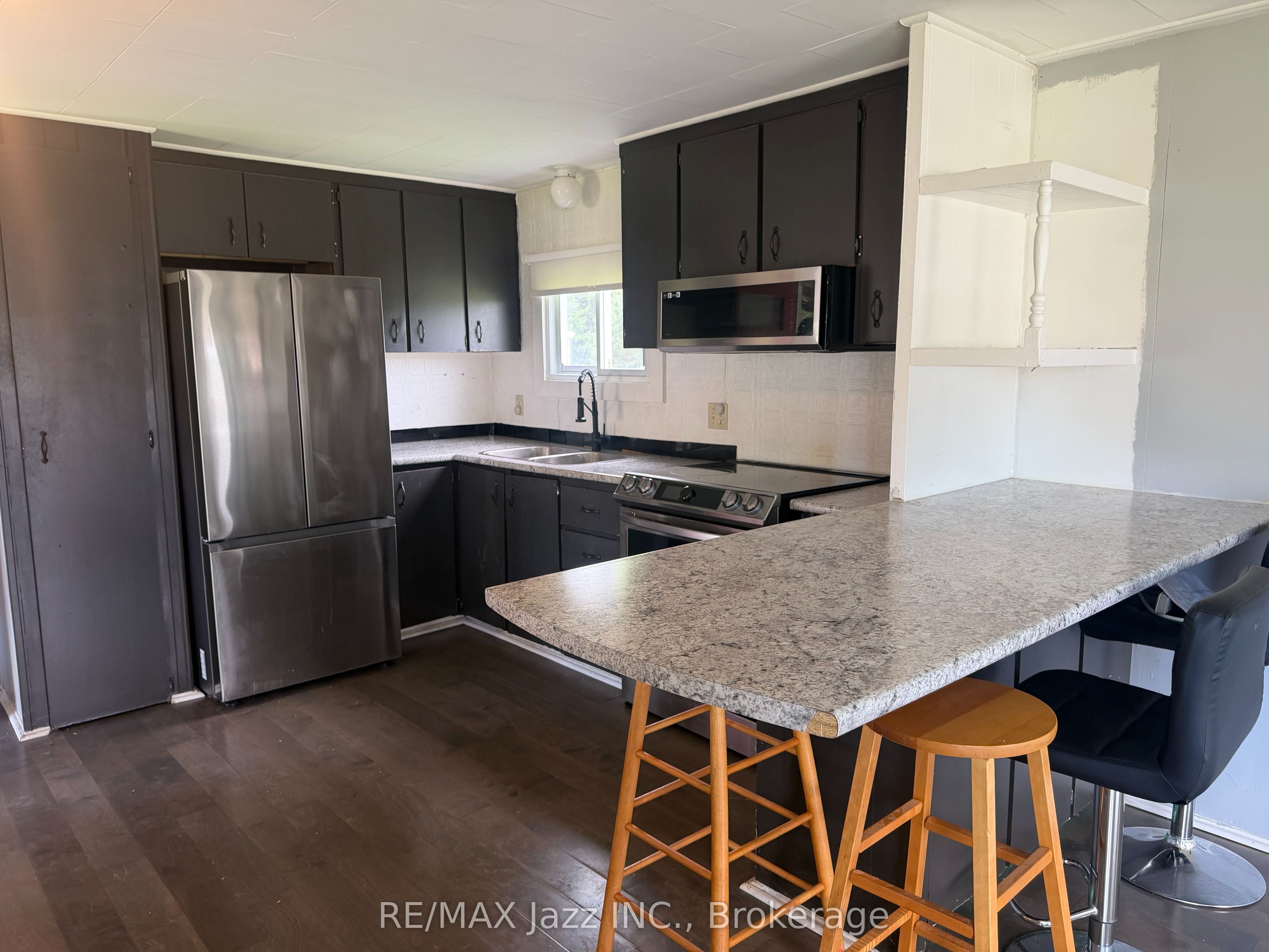 266 Hillview Road Property Photo 6