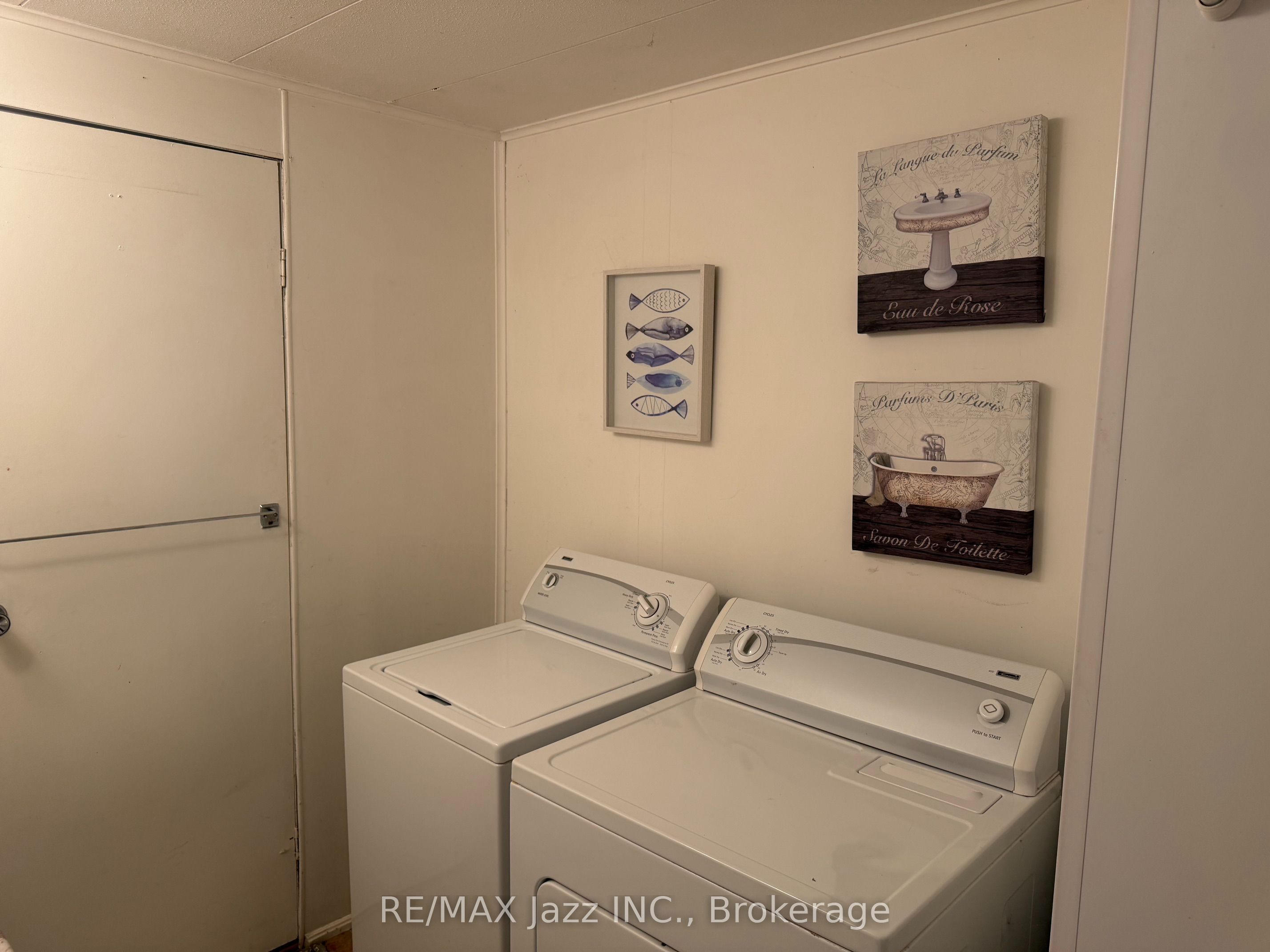 266 Hillview Road Property Photo 13