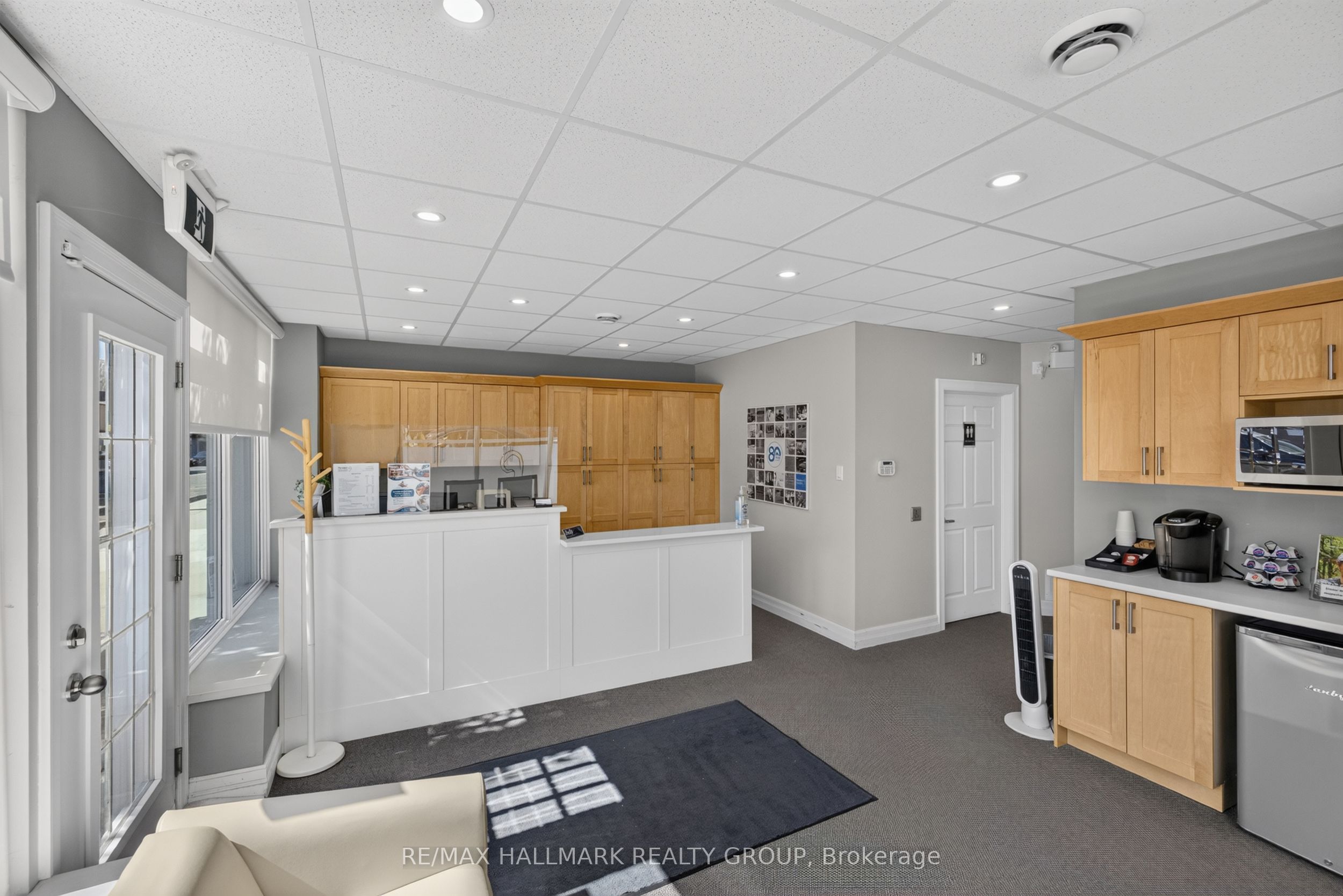 100 John Street N Property Photo 6