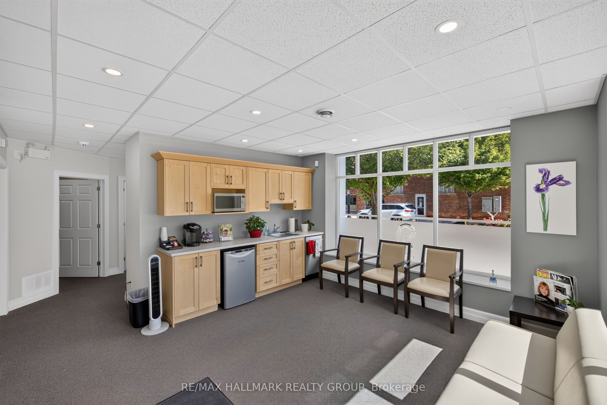 100 John Street N Property Photo 7