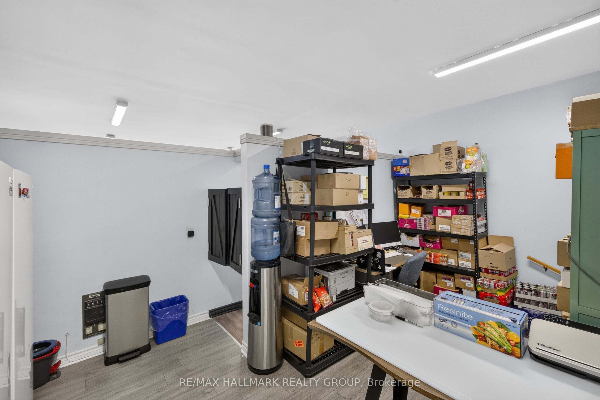 100 John Street N Property Photo 19