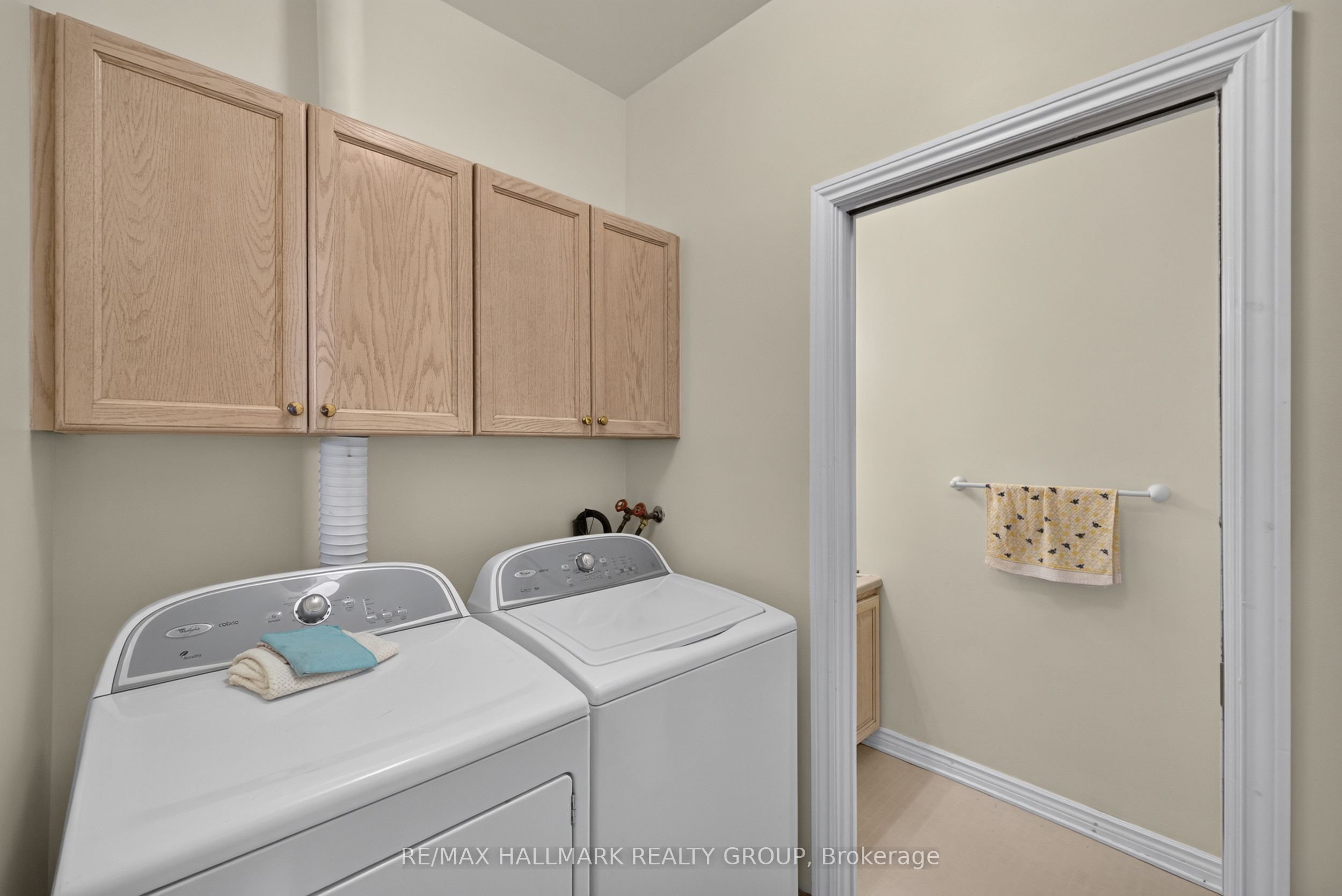 100 John Street N Property Photo 37