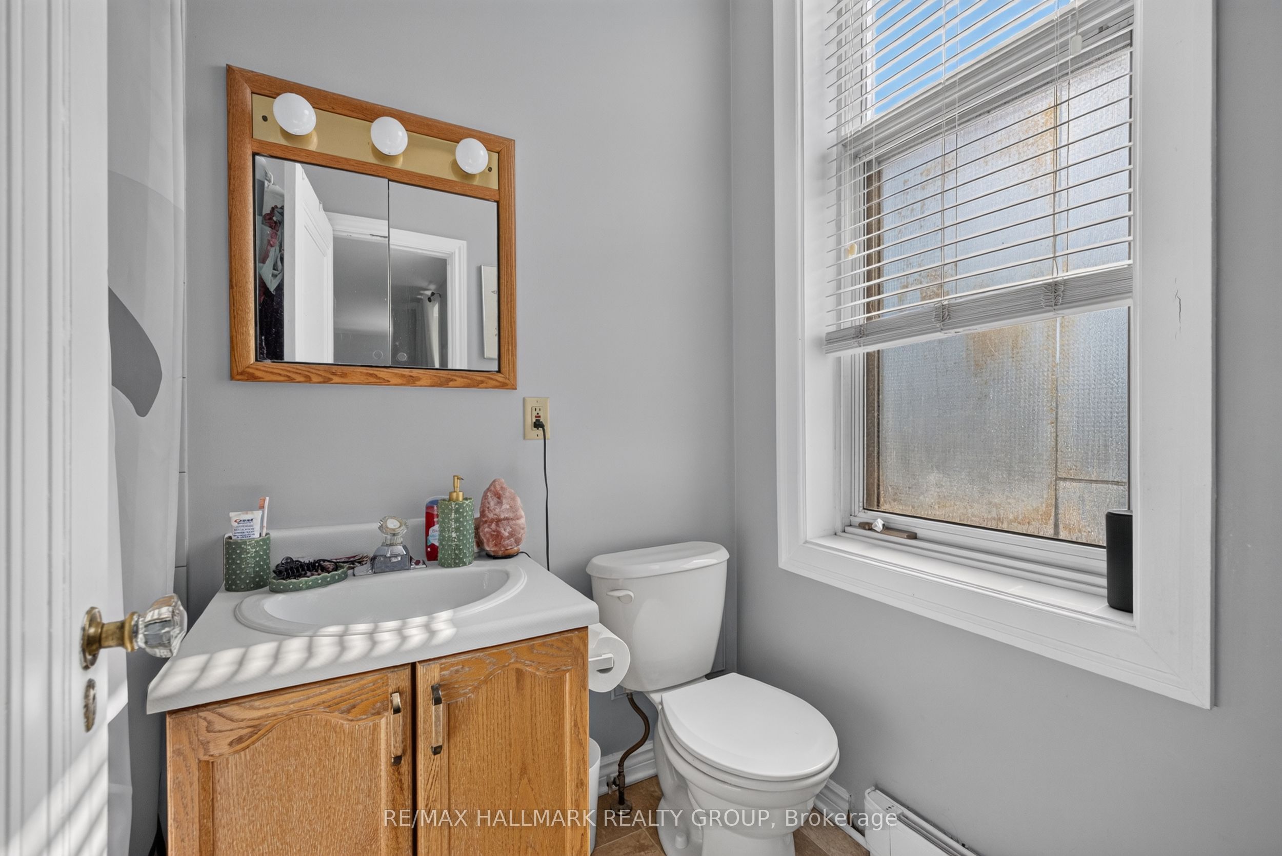 100 John Street N Property Photo 46