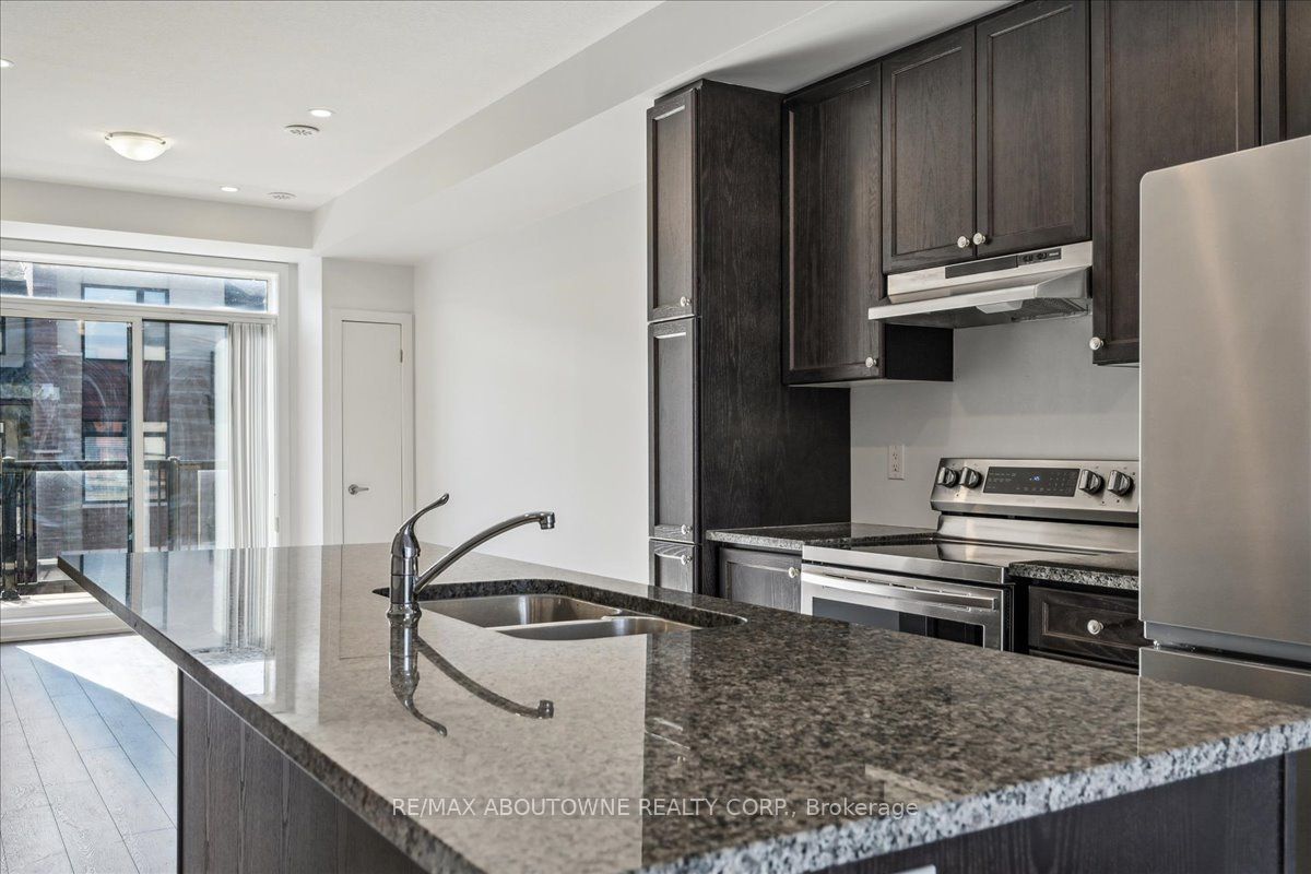590 North Service Road 31 Property Photo 19
