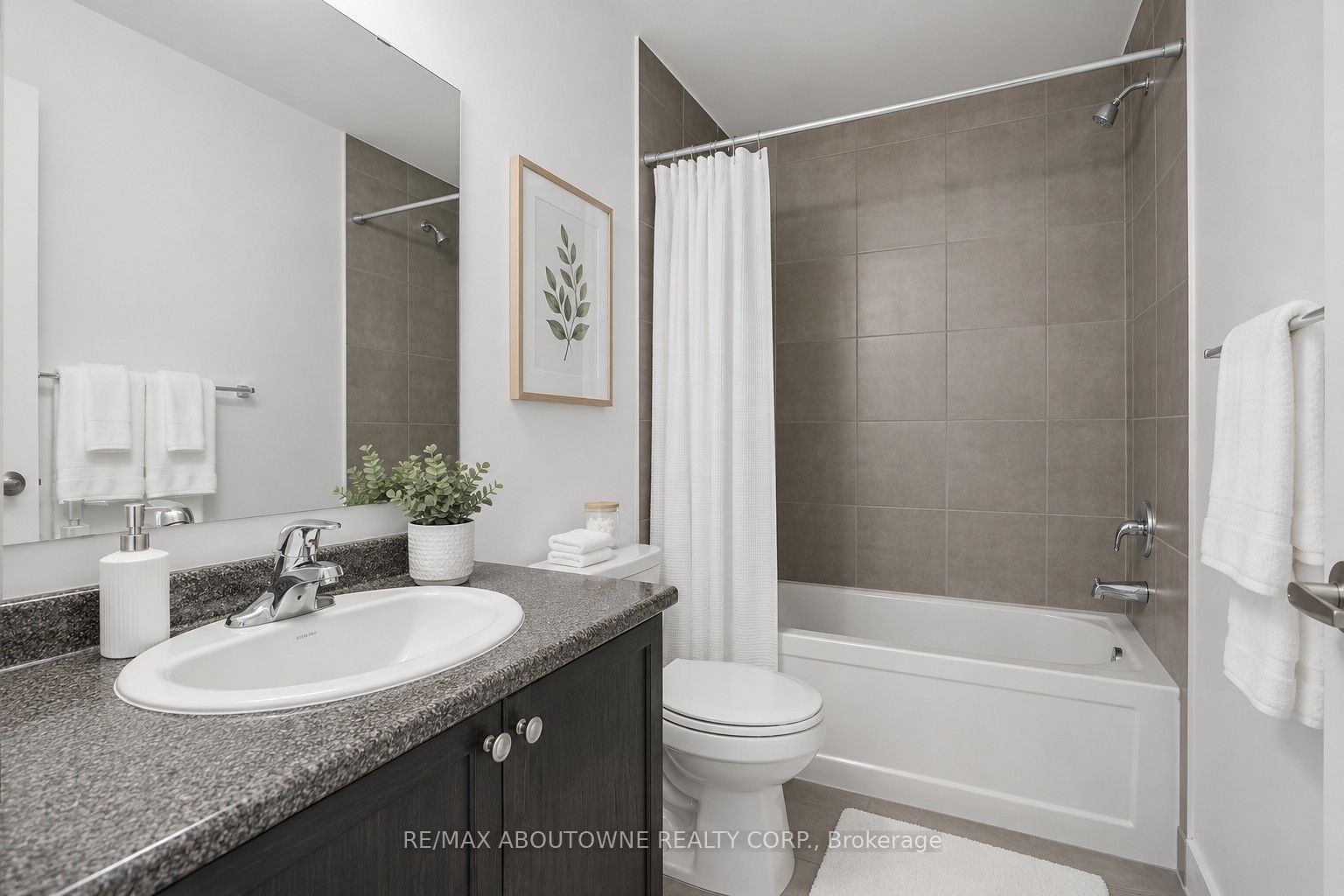 590 North Service Road 31 Property Photo 43