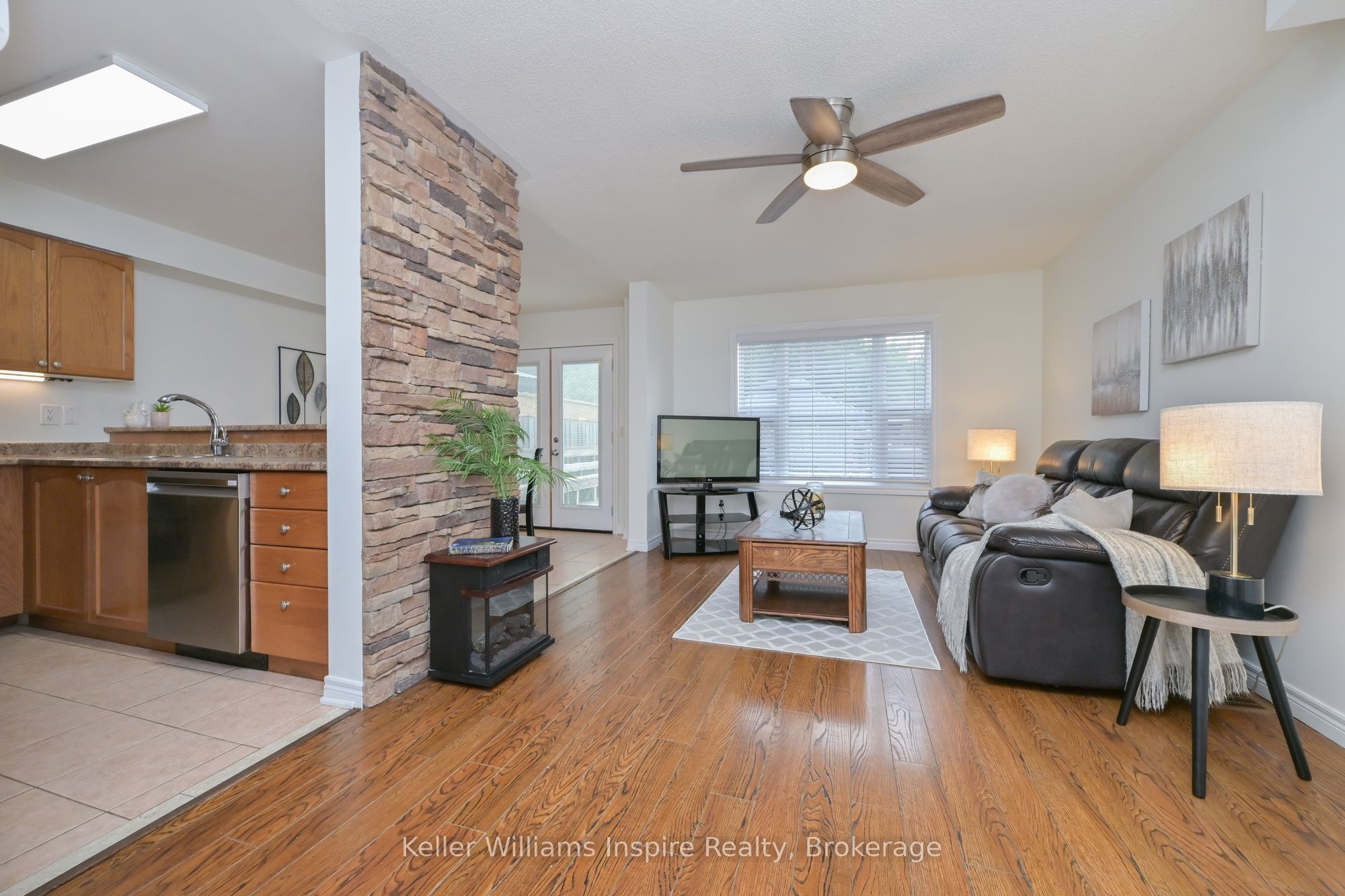 352 Orvis Crescent Property Photo 7