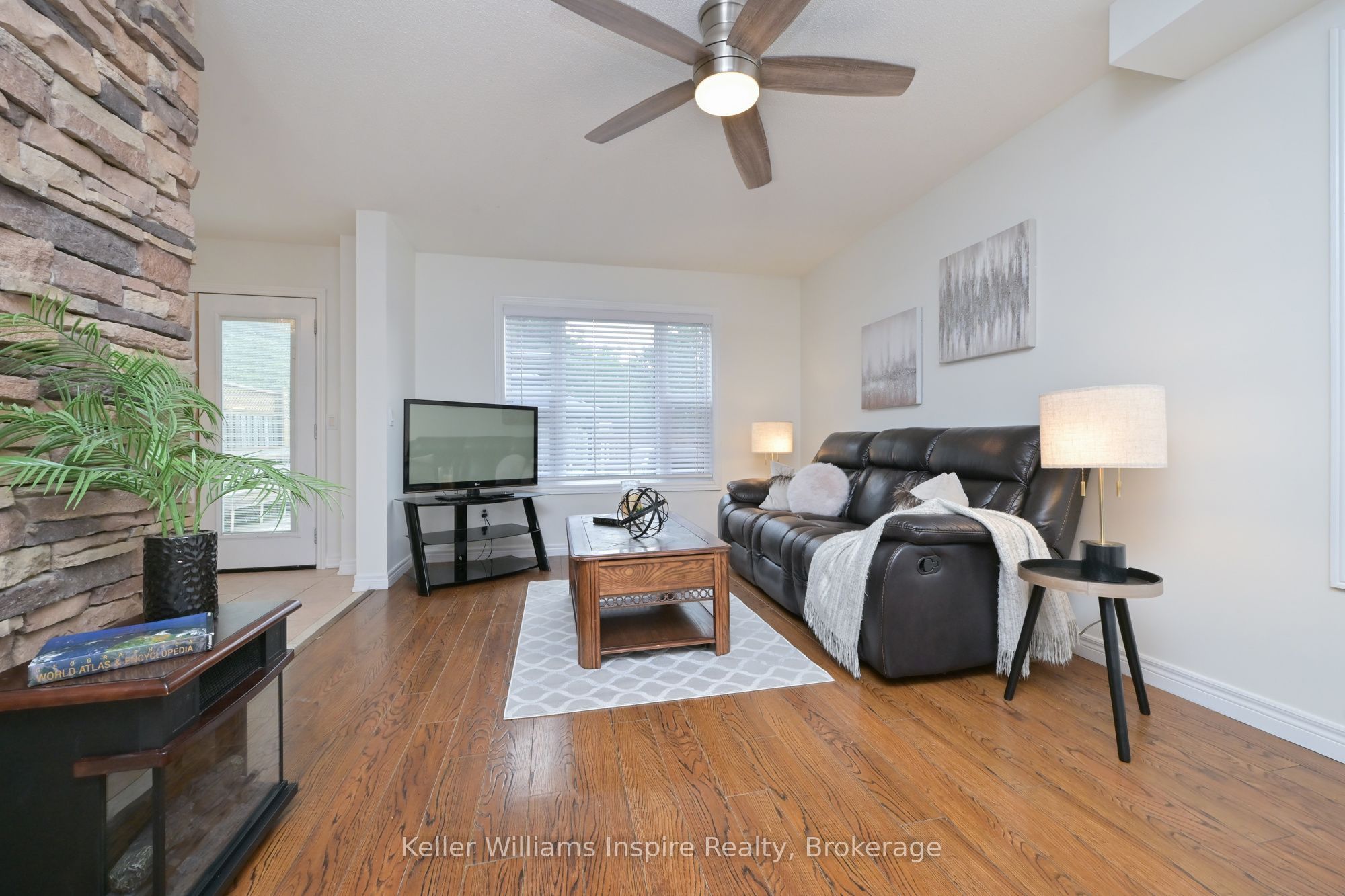 352 Orvis Crescent Property Photo 9
