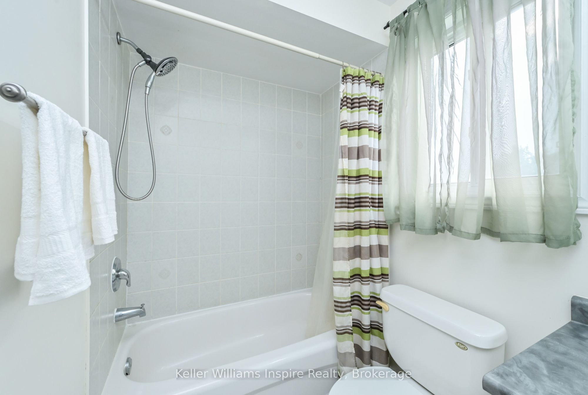 352 Orvis Crescent Property Photo 26
