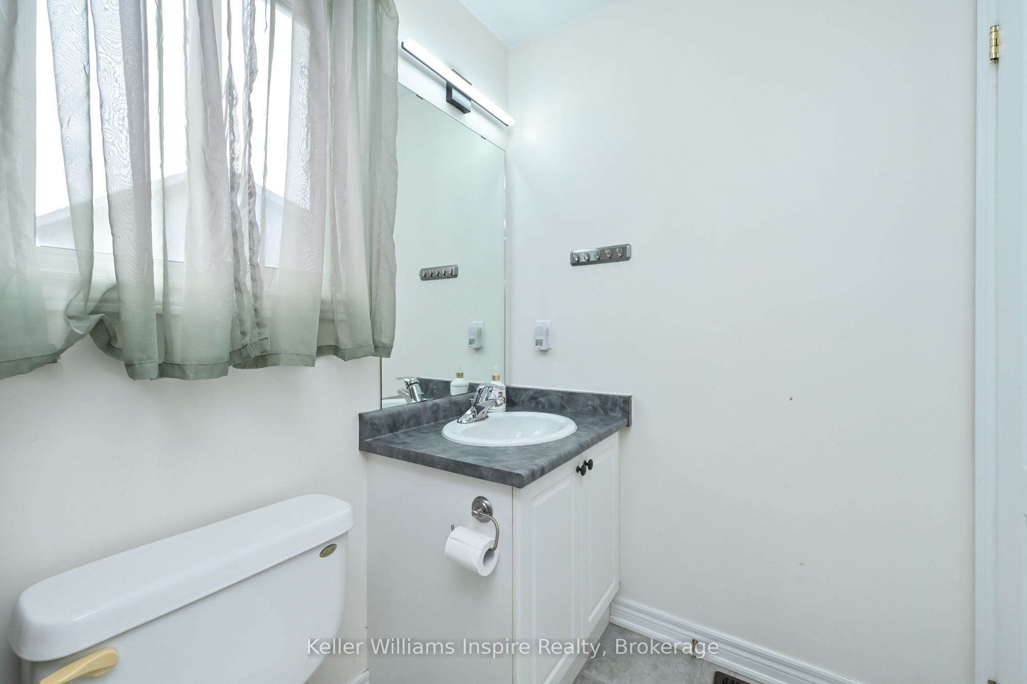 352 Orvis Crescent Property Photo 27