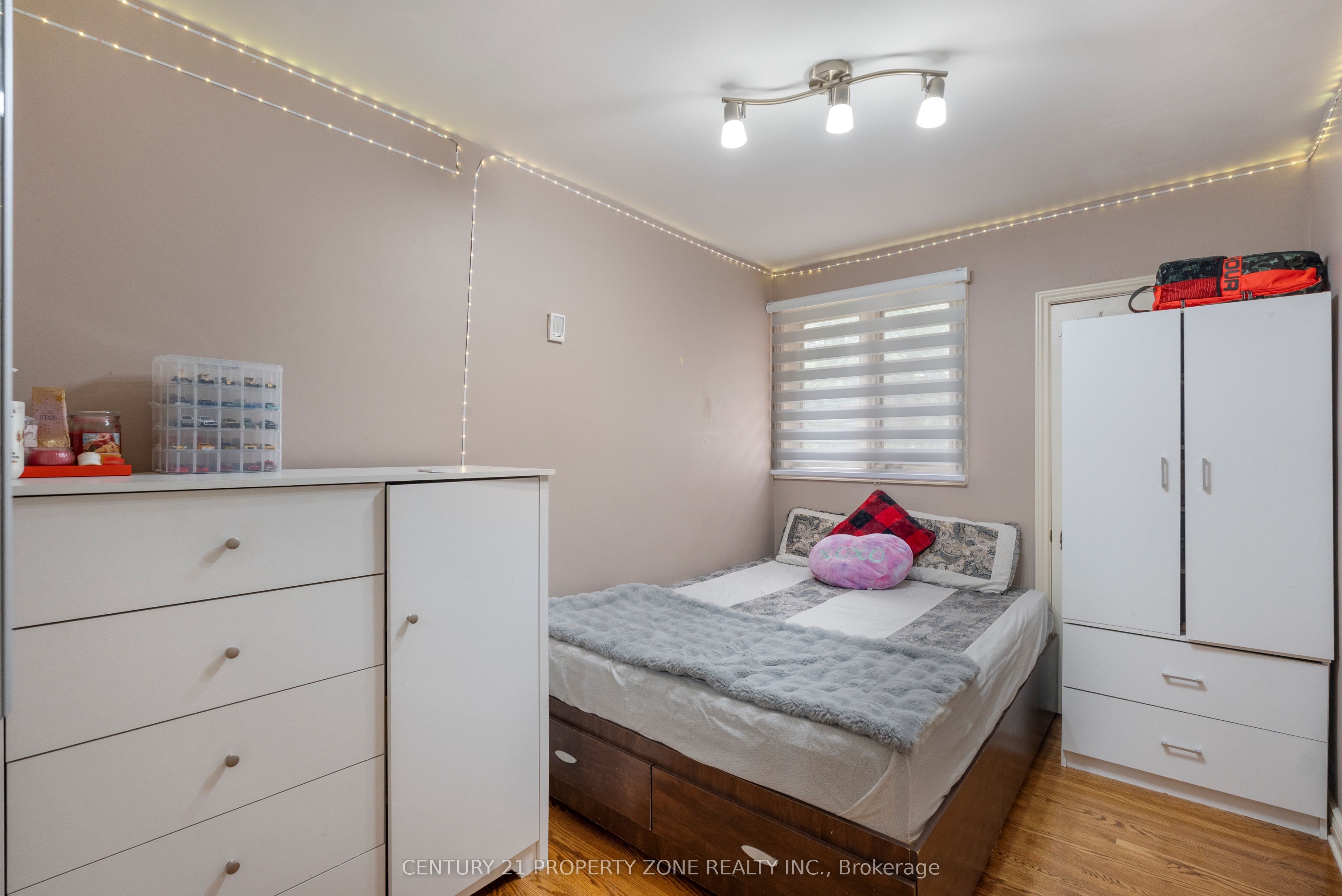 37 Laurentian Drive S Property Photo 11