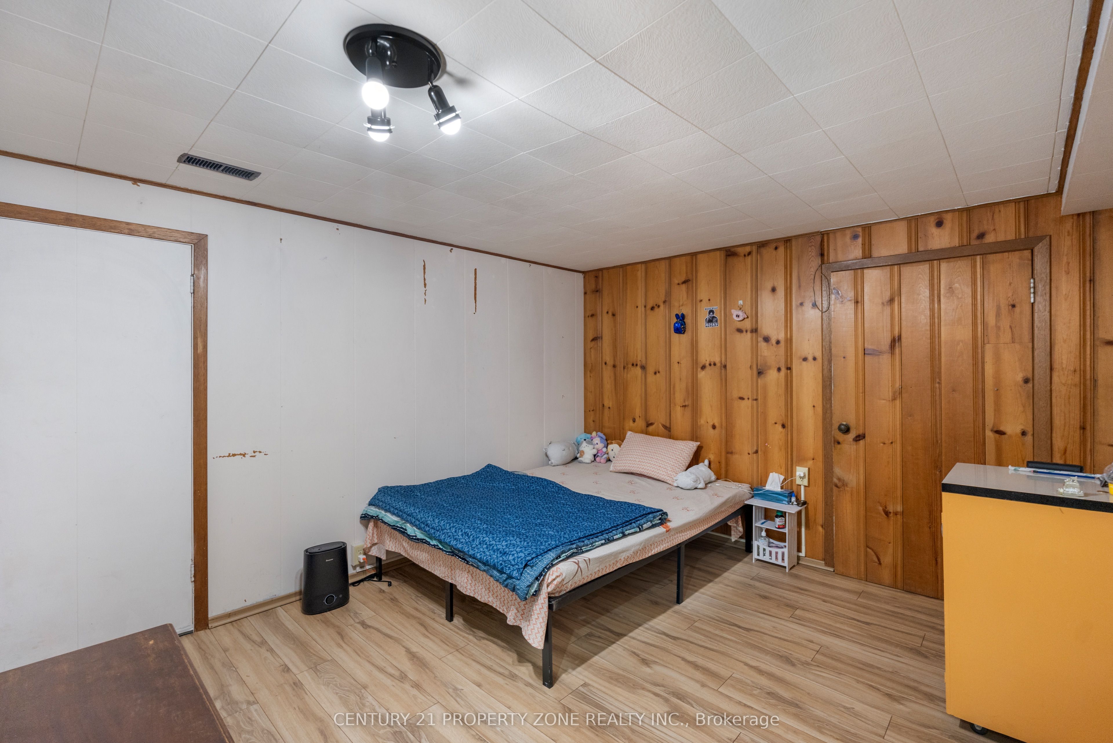 37 Laurentian Drive S Property Photo 19