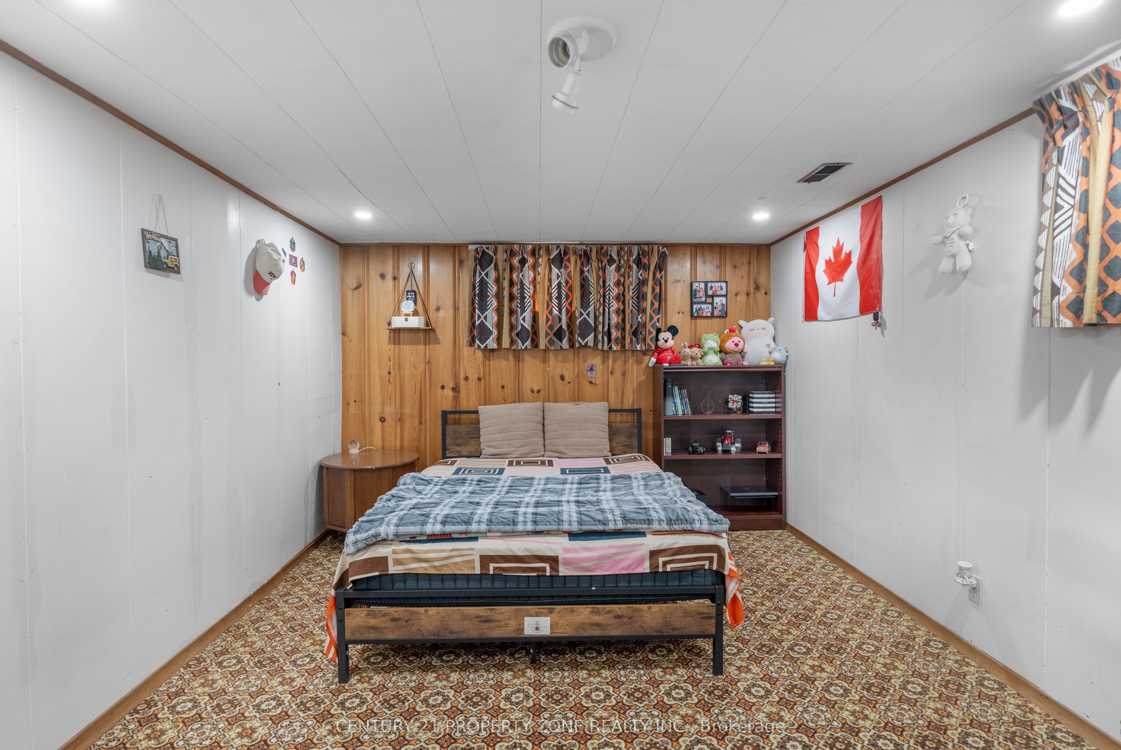 37 Laurentian Drive S Property Photo 20