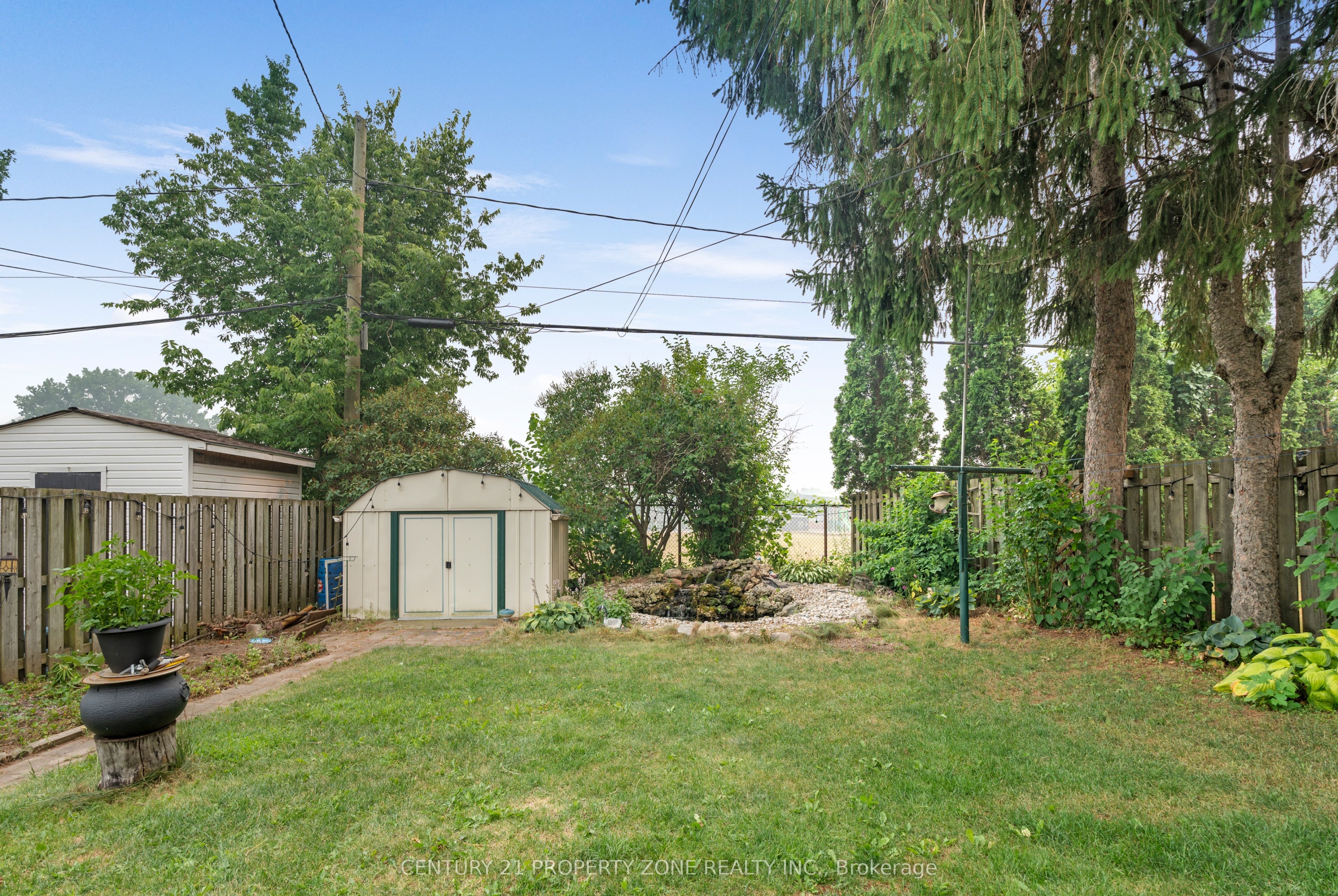 37 Laurentian Drive S Property Photo 22