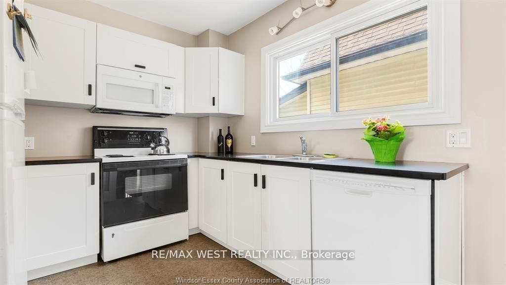959 Westminster Boulevard Property Photo 13