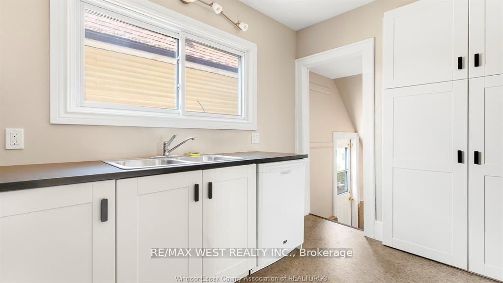959 Westminster Boulevard Property Photo 15