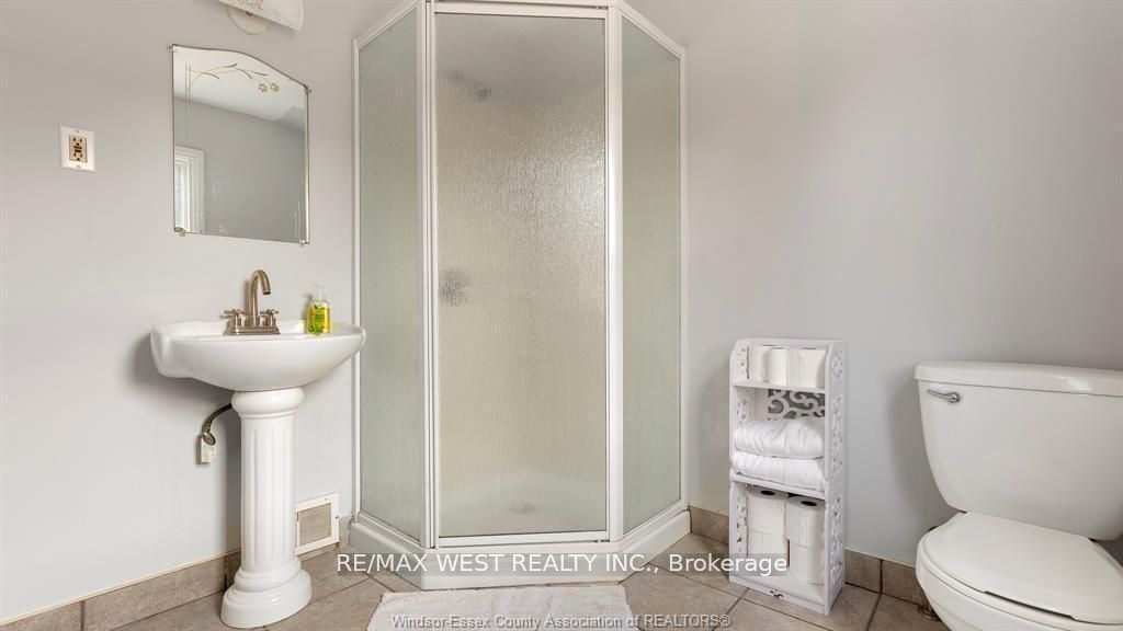 959 Westminster Boulevard Property Photo 26